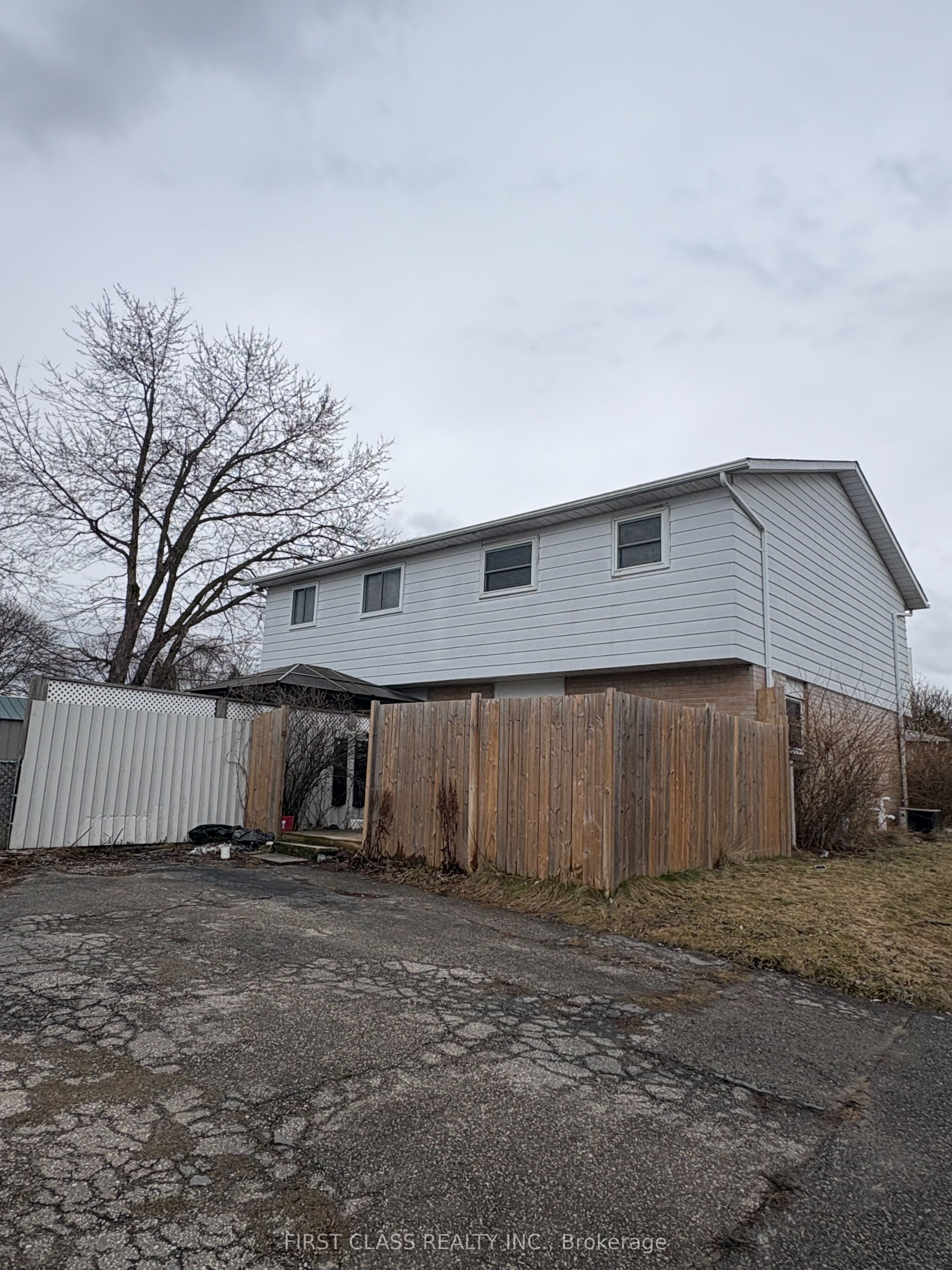 701 Leeder Court, Newmarket, ON L3Y 5A8 photo 4