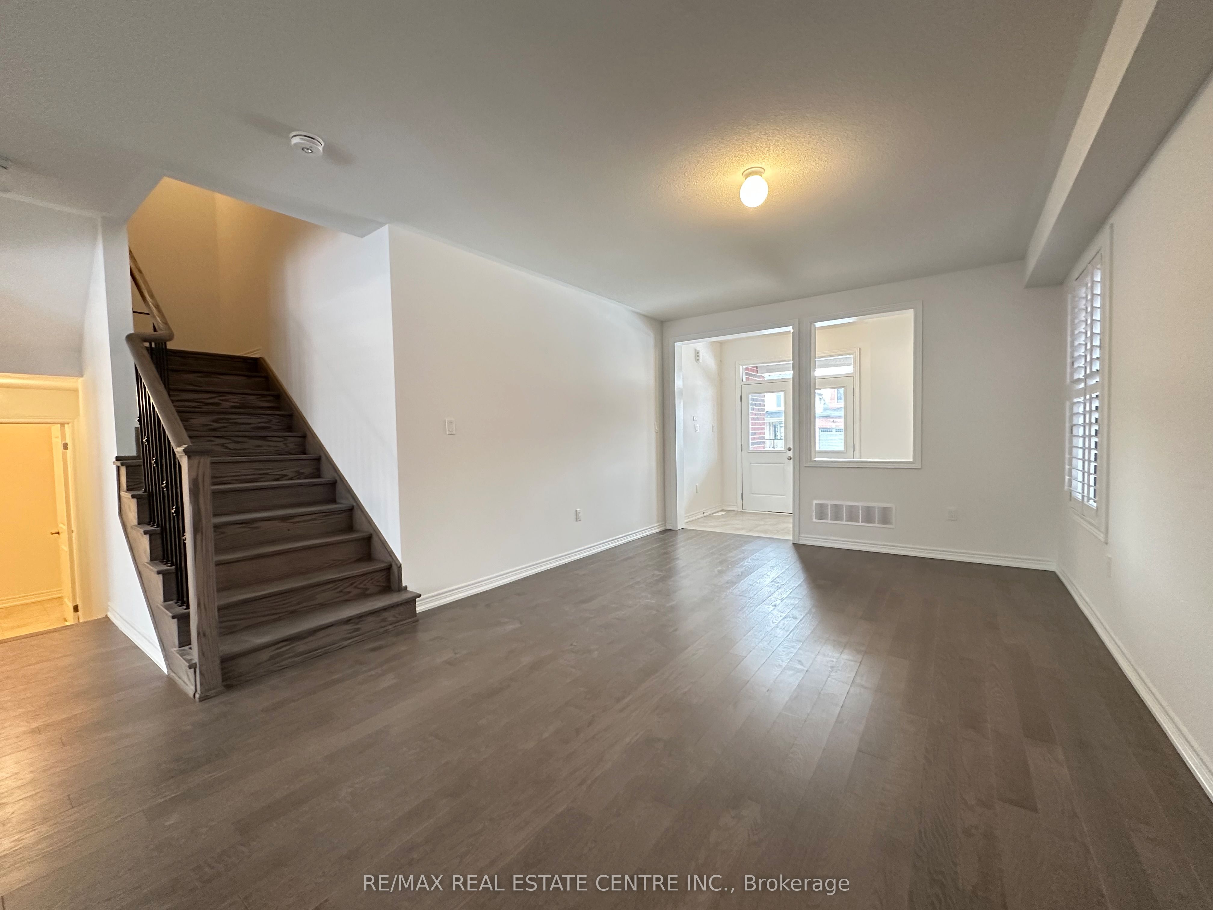 70 Wakefield Boulevard, Essa, ON L3W 0L9 photo 4