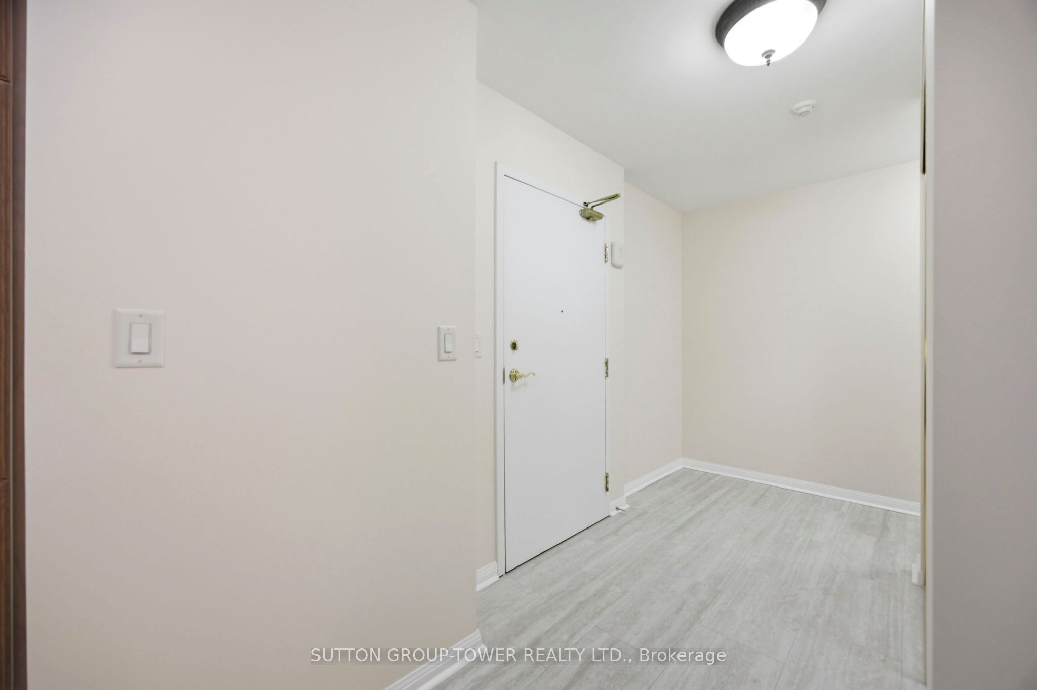 2500 Rutherford Road N 408, Vaughan, ON L4K 5N7 photo 4