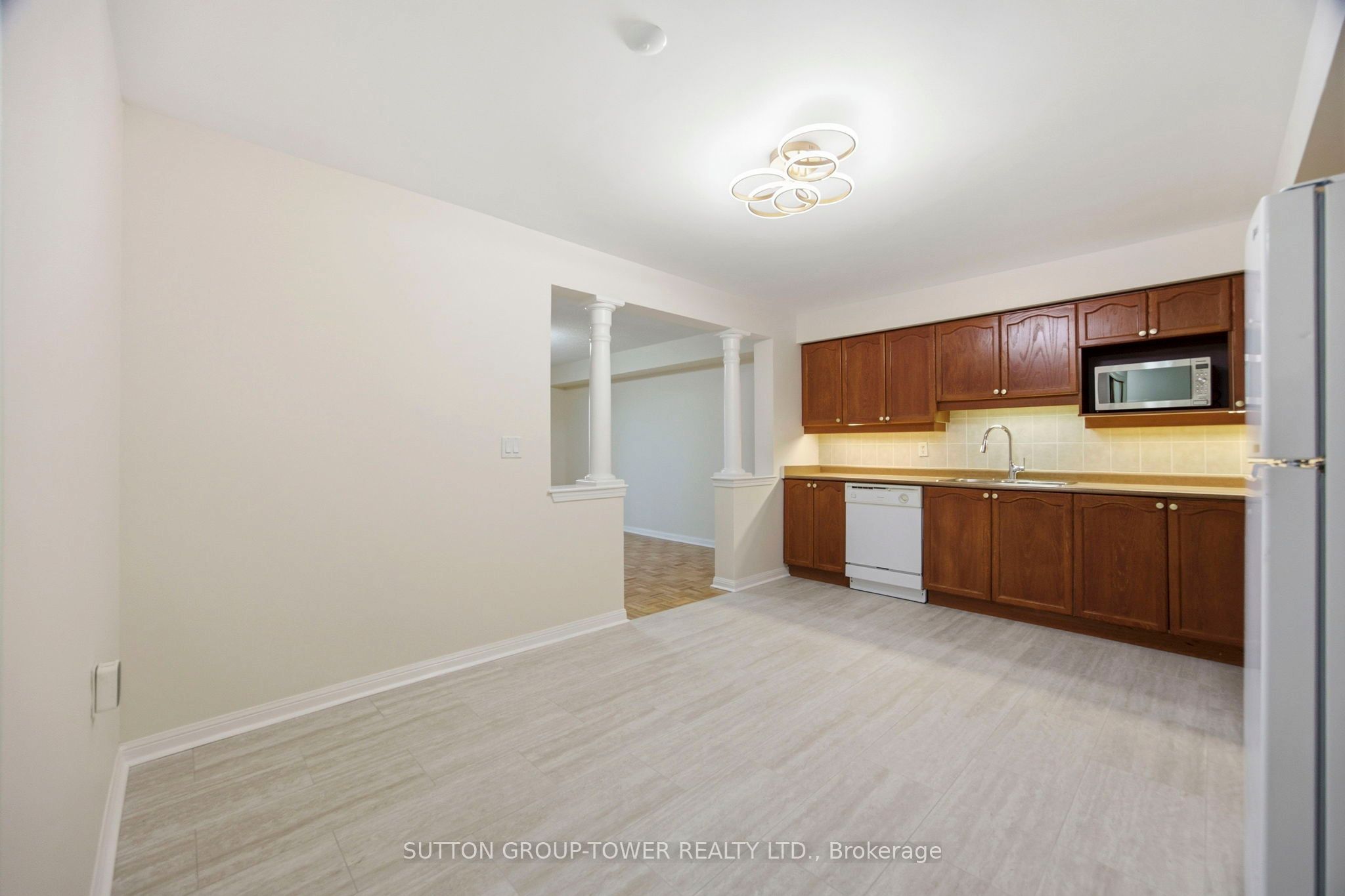 2500 Rutherford Road N 408, Vaughan, ON L4K 5N7 photo 5