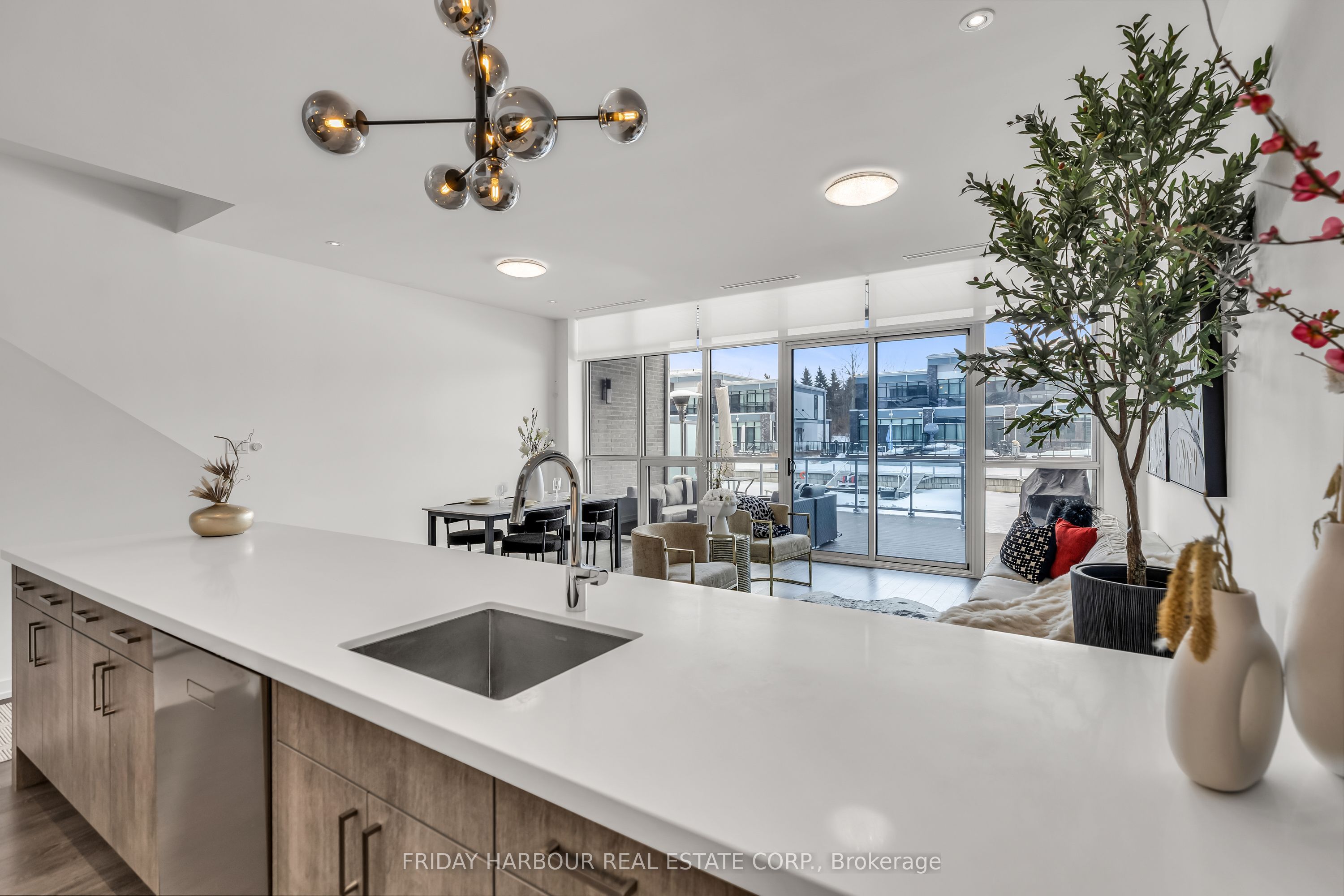 3712 Ferretti Court, Innisfil, ON L9S 0N6 photo 5