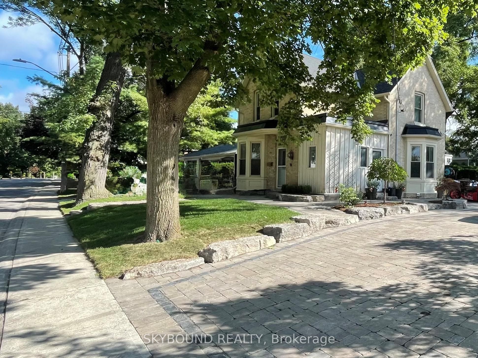 19 Spruce Street, Aurora, ON L4G 1R7 photo 3