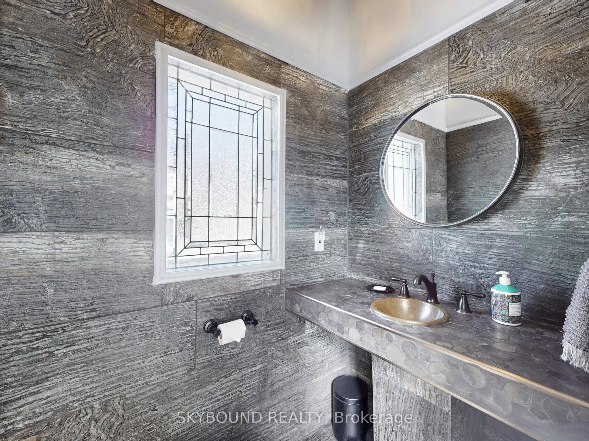 19 Spruce Street, Aurora, ON L4G 1R7 photo 5