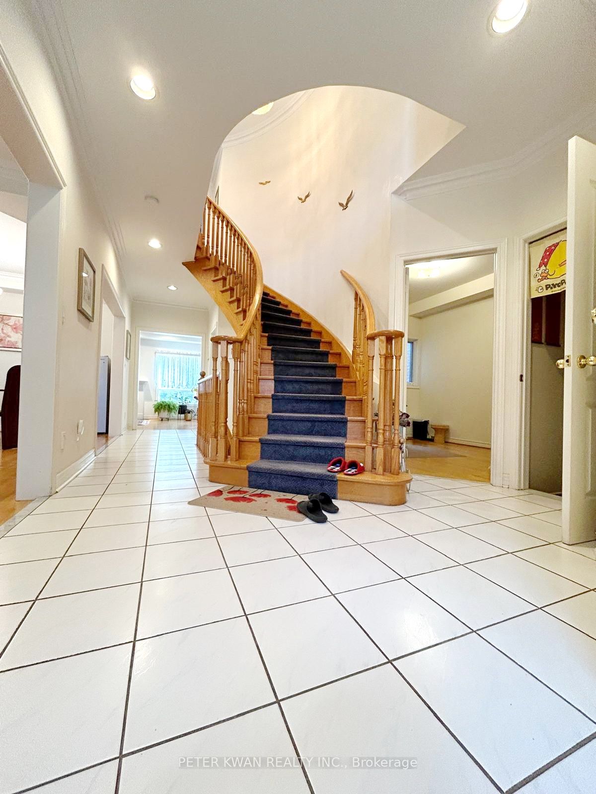 231 Pinewood Drive, Vaughan, ON L4J 5R7 photo 4