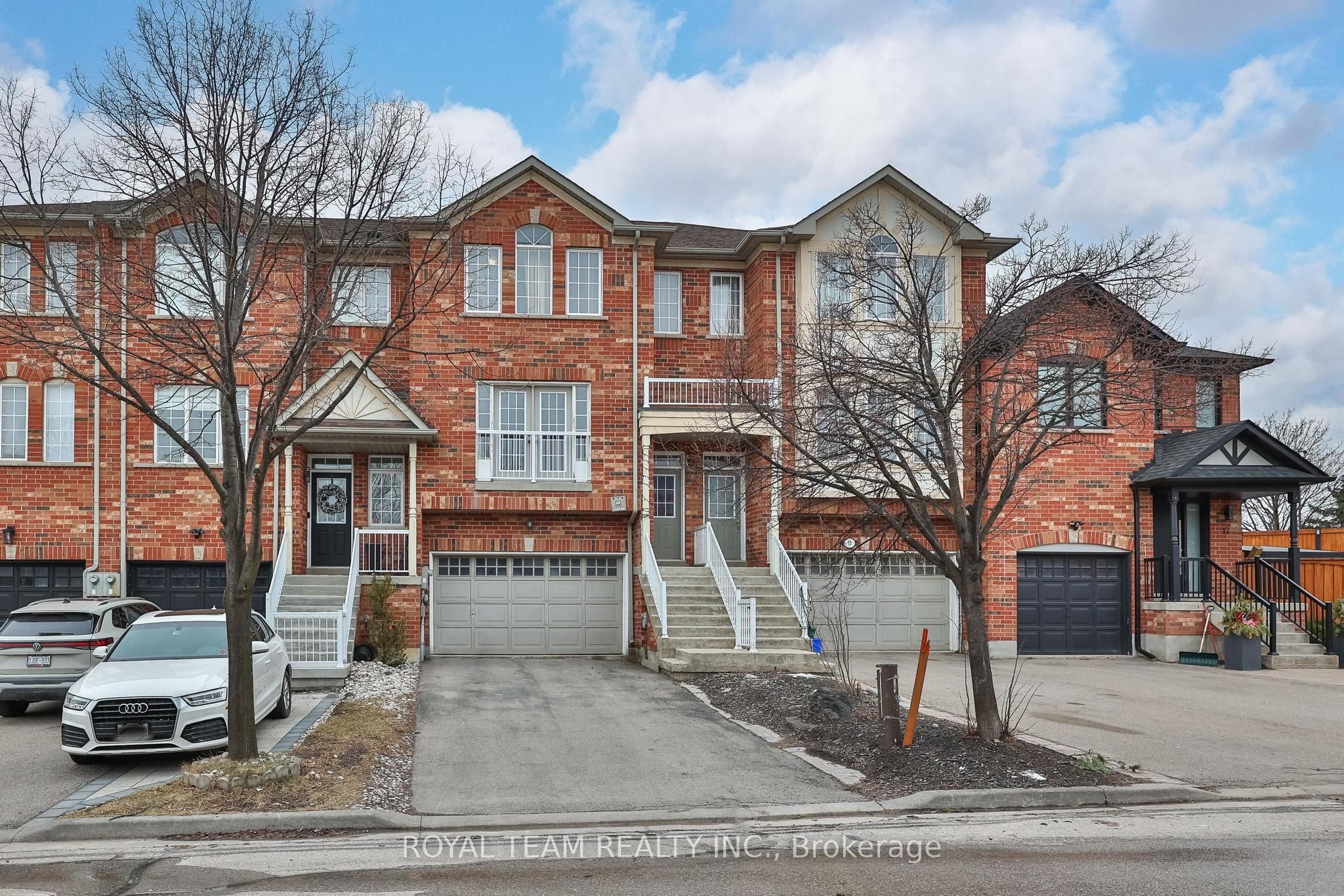 11 Jarrett Court, Vaughan, ON L6A 3W4