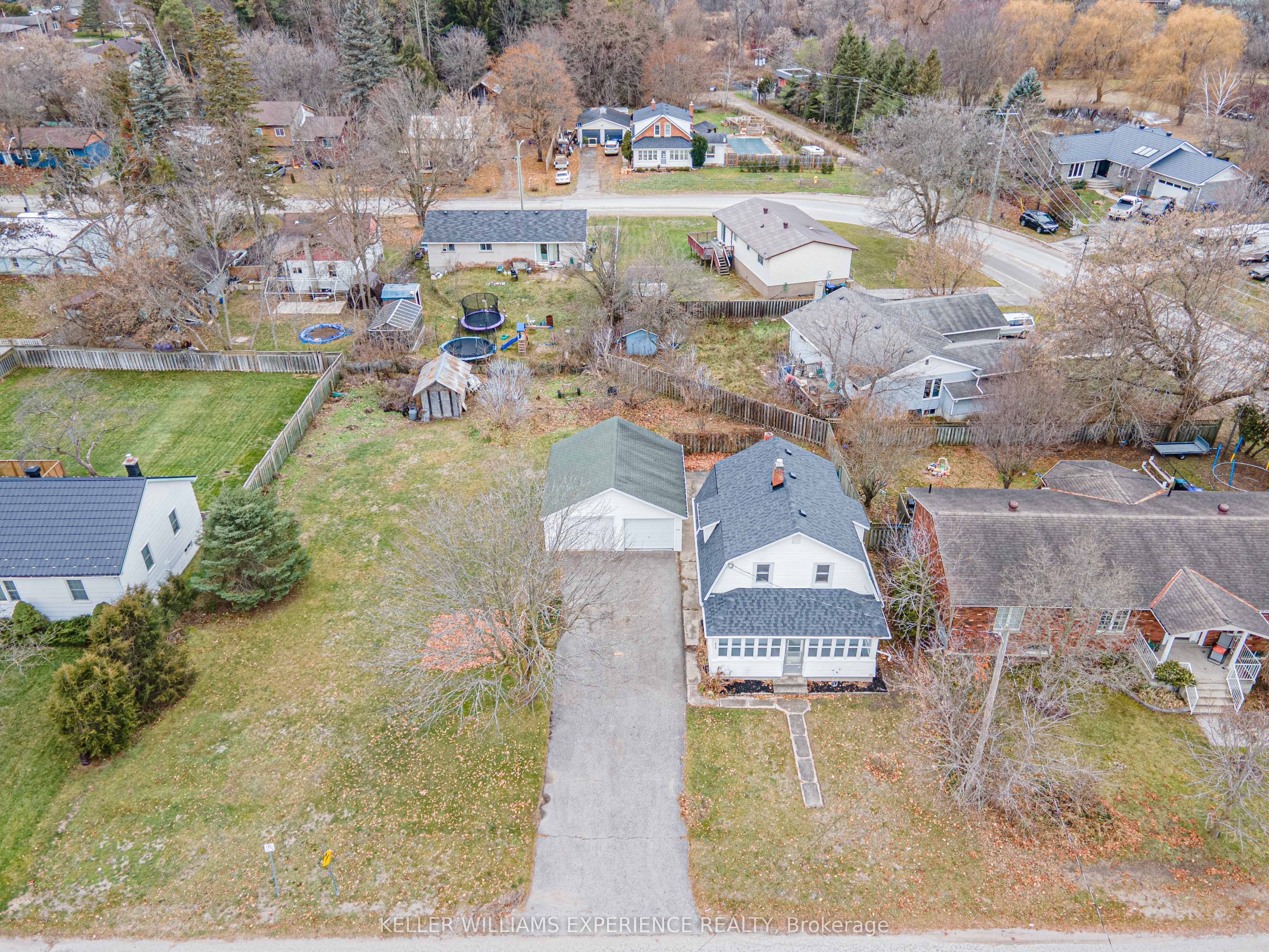 125 Raglan Street, Essa, ON L0M 1B0 photo 3