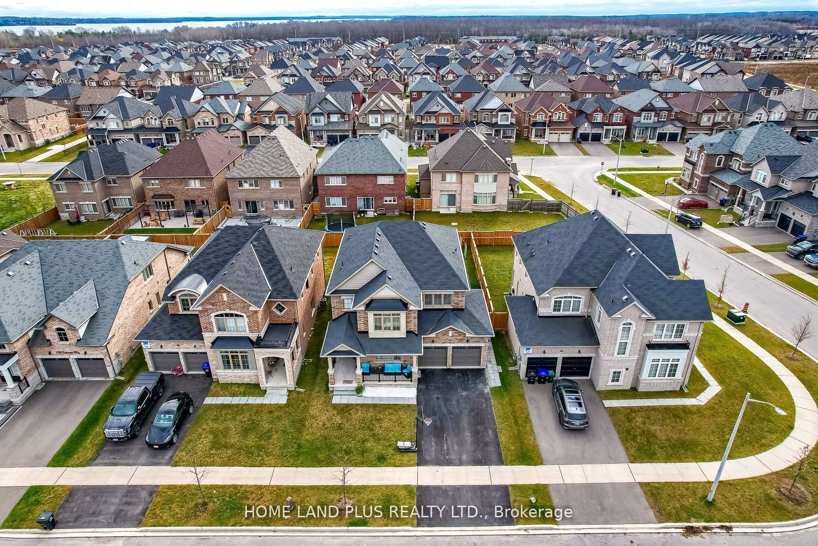 1798 Emberton Way, Innisfil, ON L9S 0L6 photo 4