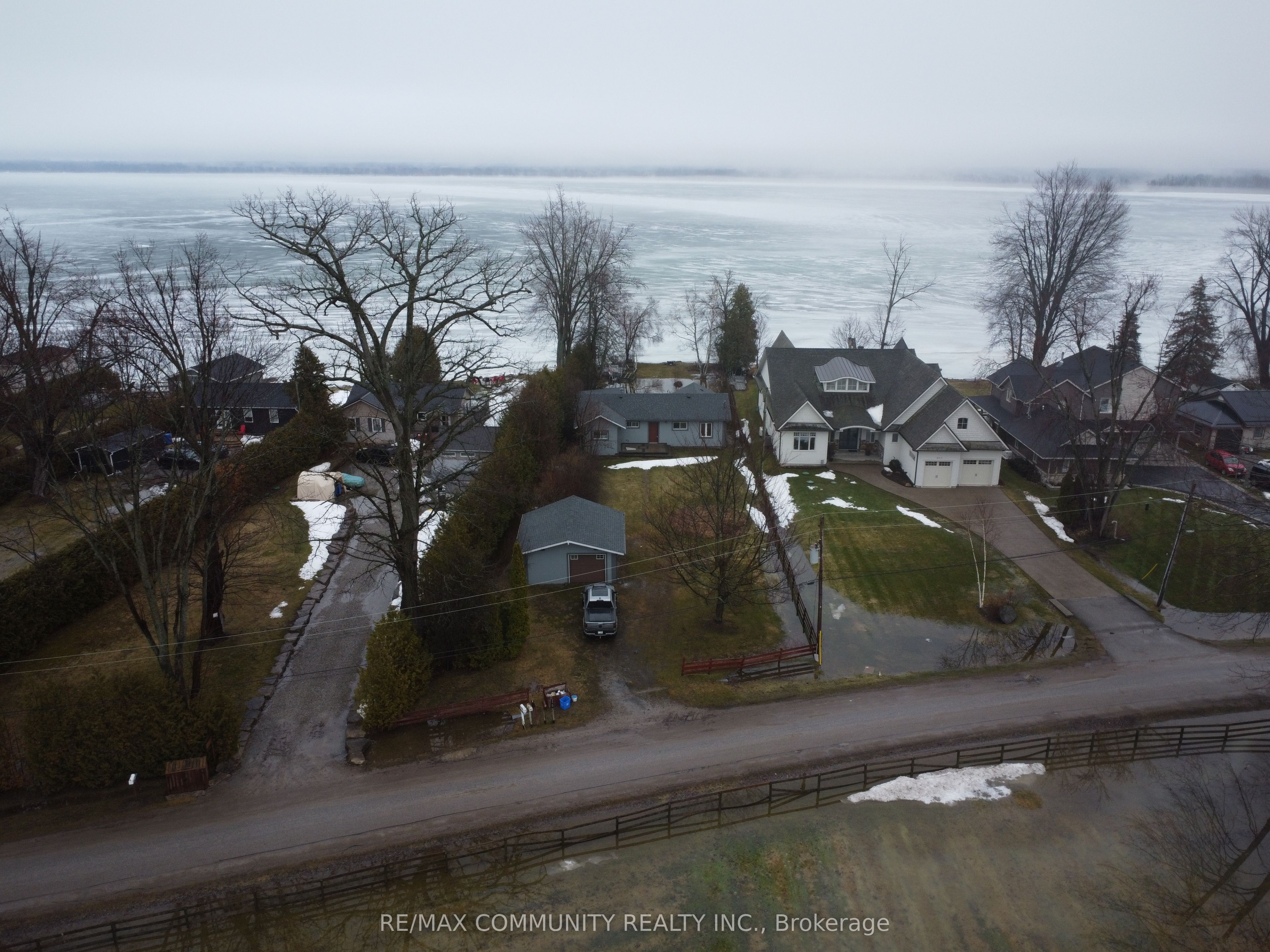 579 Duclos Point Road, Georgina, ON L0E 1N0 photo 2