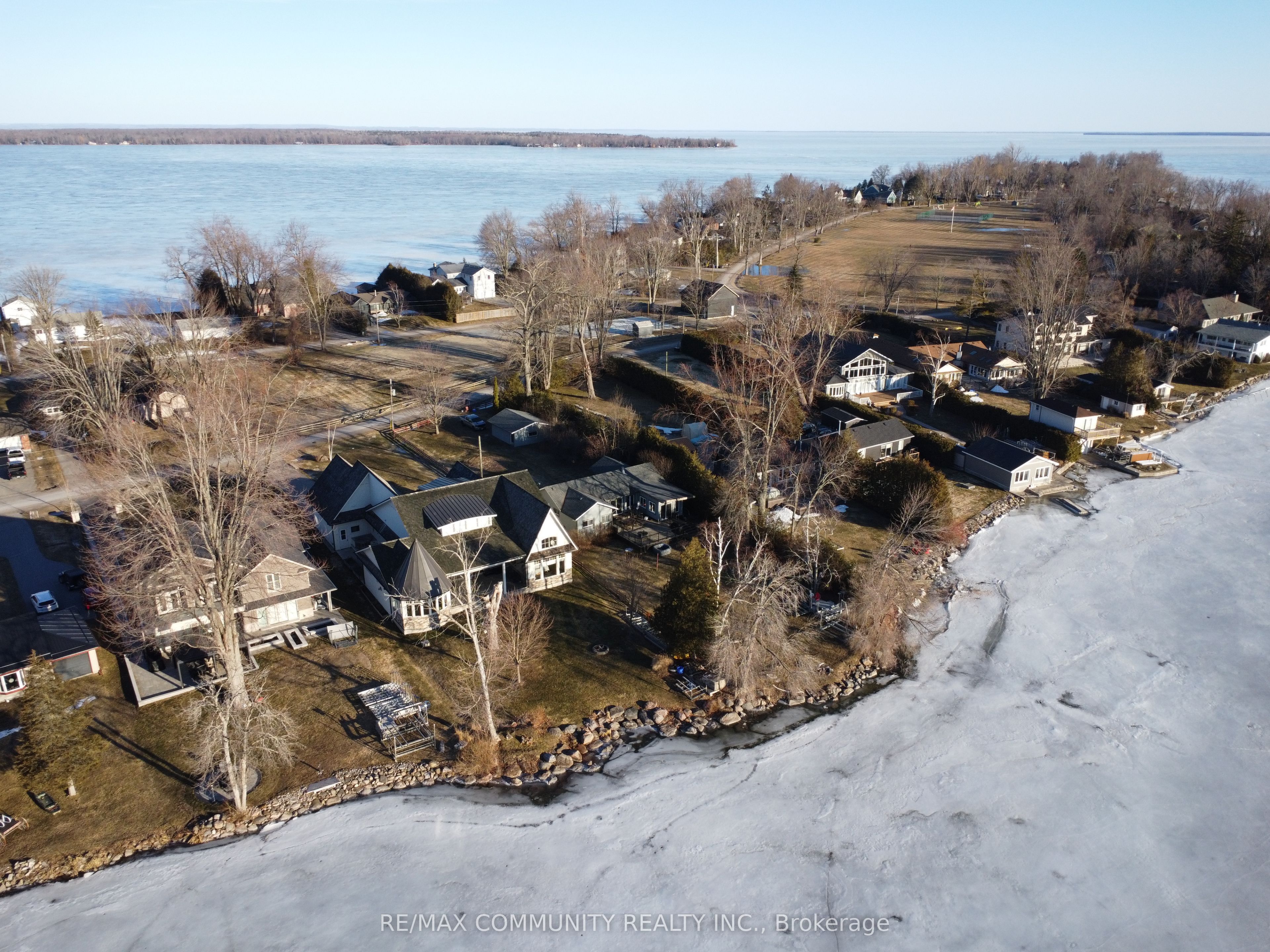 579 Duclos Point Road, Georgina, ON L0E 1N0 photo 3