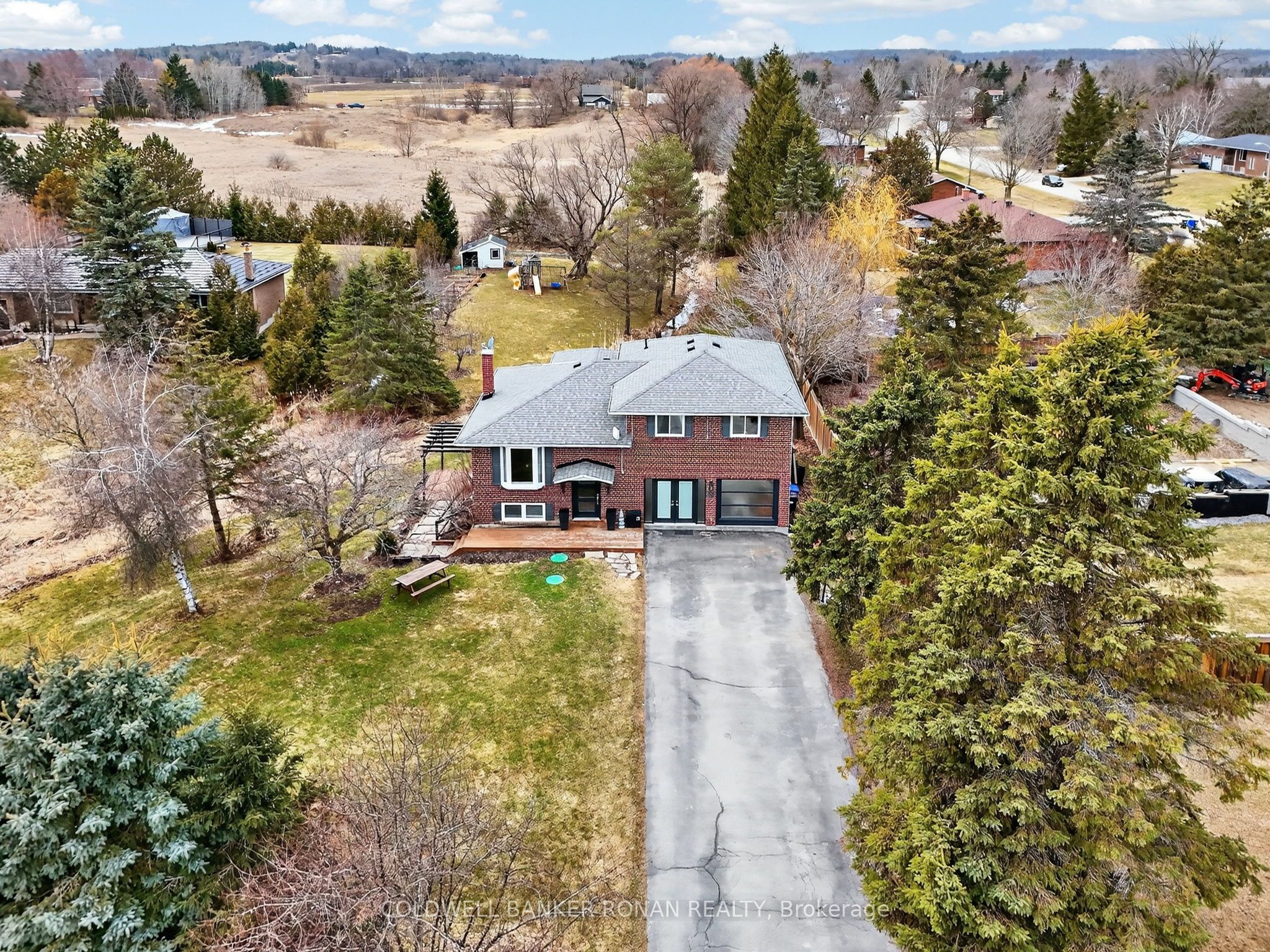 10 Catherine Street, Adjala-Tosorontio, ON L0G 1L0 photo 2