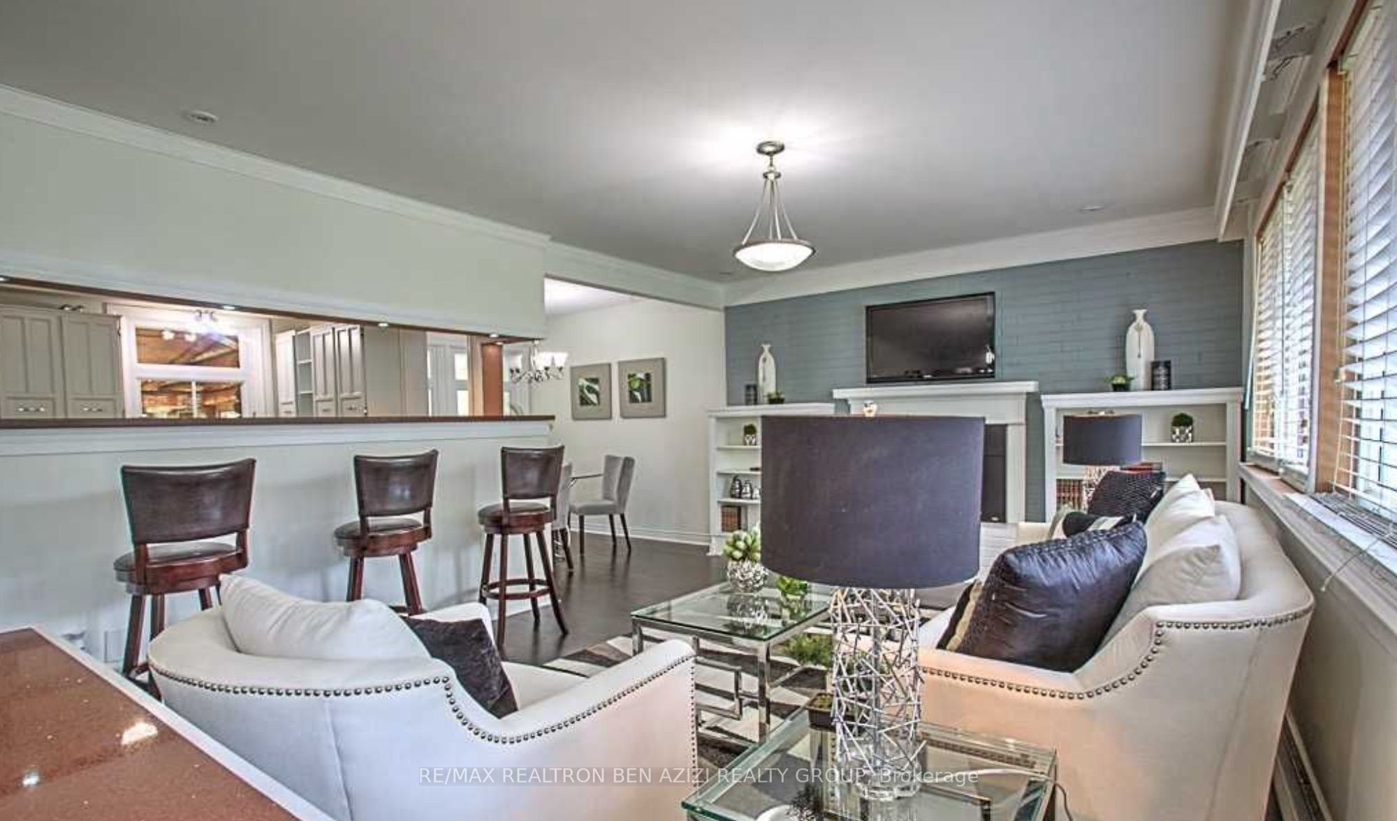 49 Don Mor Drive, Newmarket, ON L3Y 1G8 photo 2