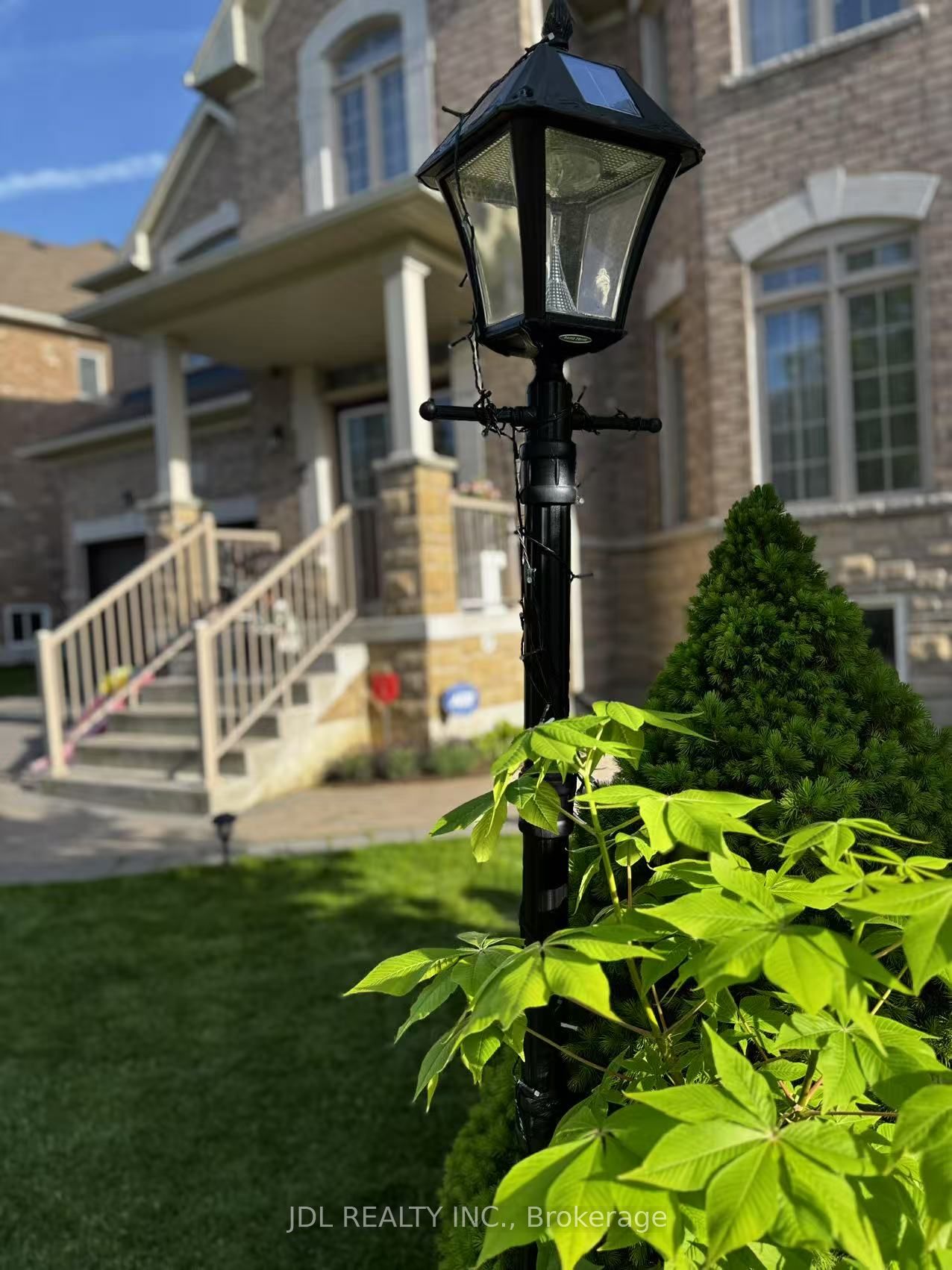 936 Goring Circle Second Floor room A, Newmarket, ON L3X 0B6