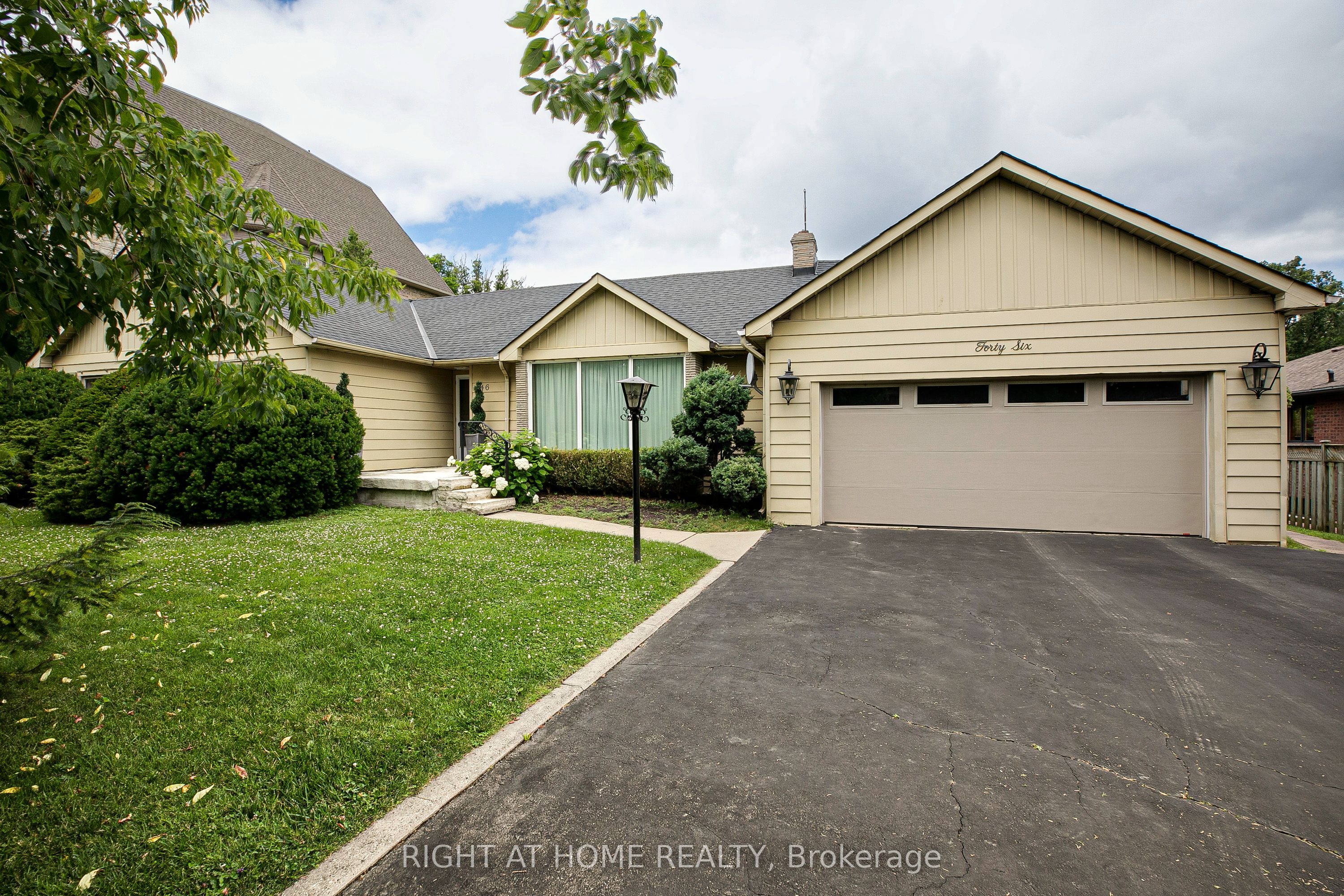 46 Roosevelt Drive, Richmond Hill, ON L4C 6V4 photo 3