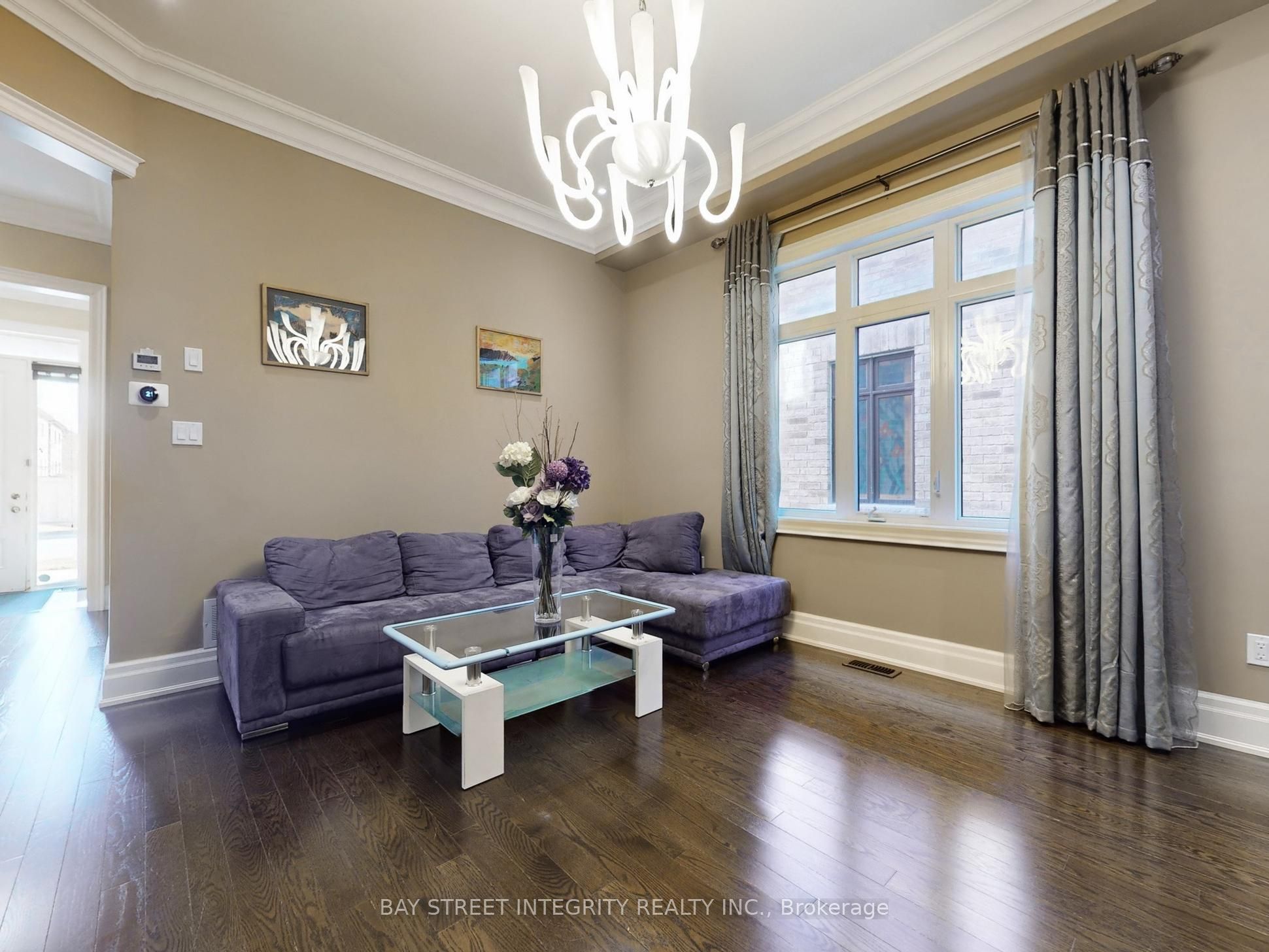 57 Strawbridge Farm Drive, Aurora, ON L4G 0L2 photo 3