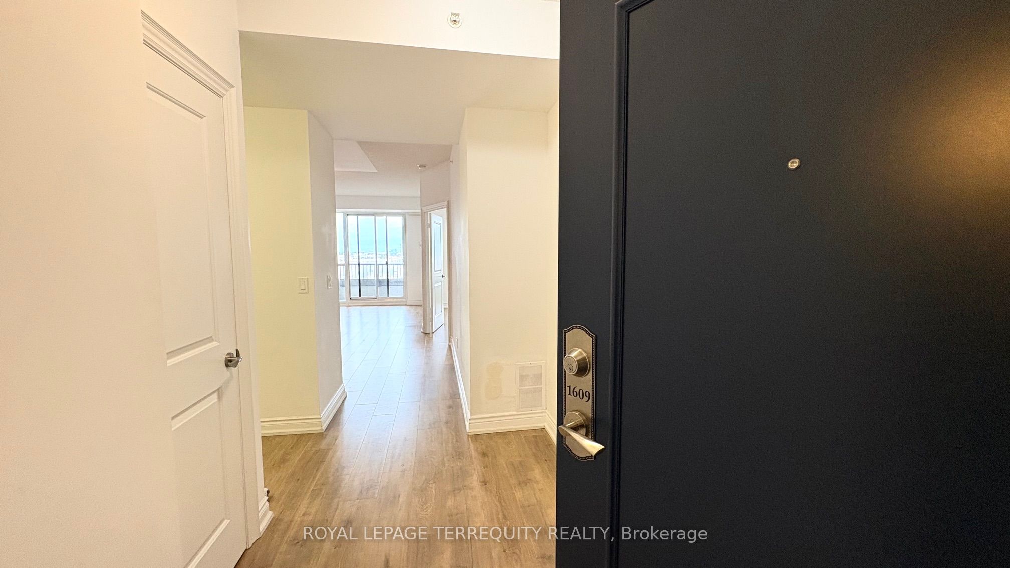 38 Cedarland Drive 1609, Markham, ON L6G 0G7