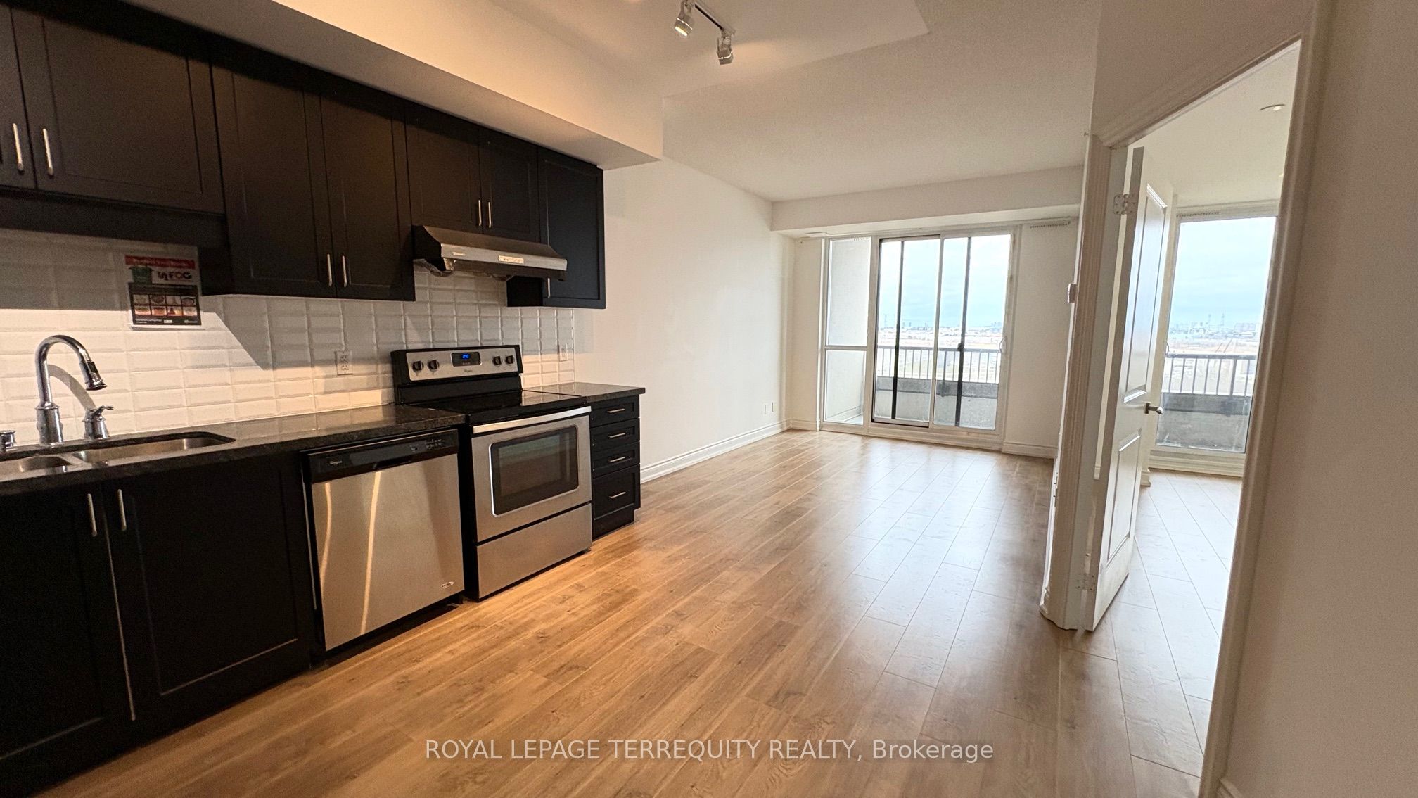 38 Cedarland Drive 1609, Markham, ON L6G 0G7 photo 4