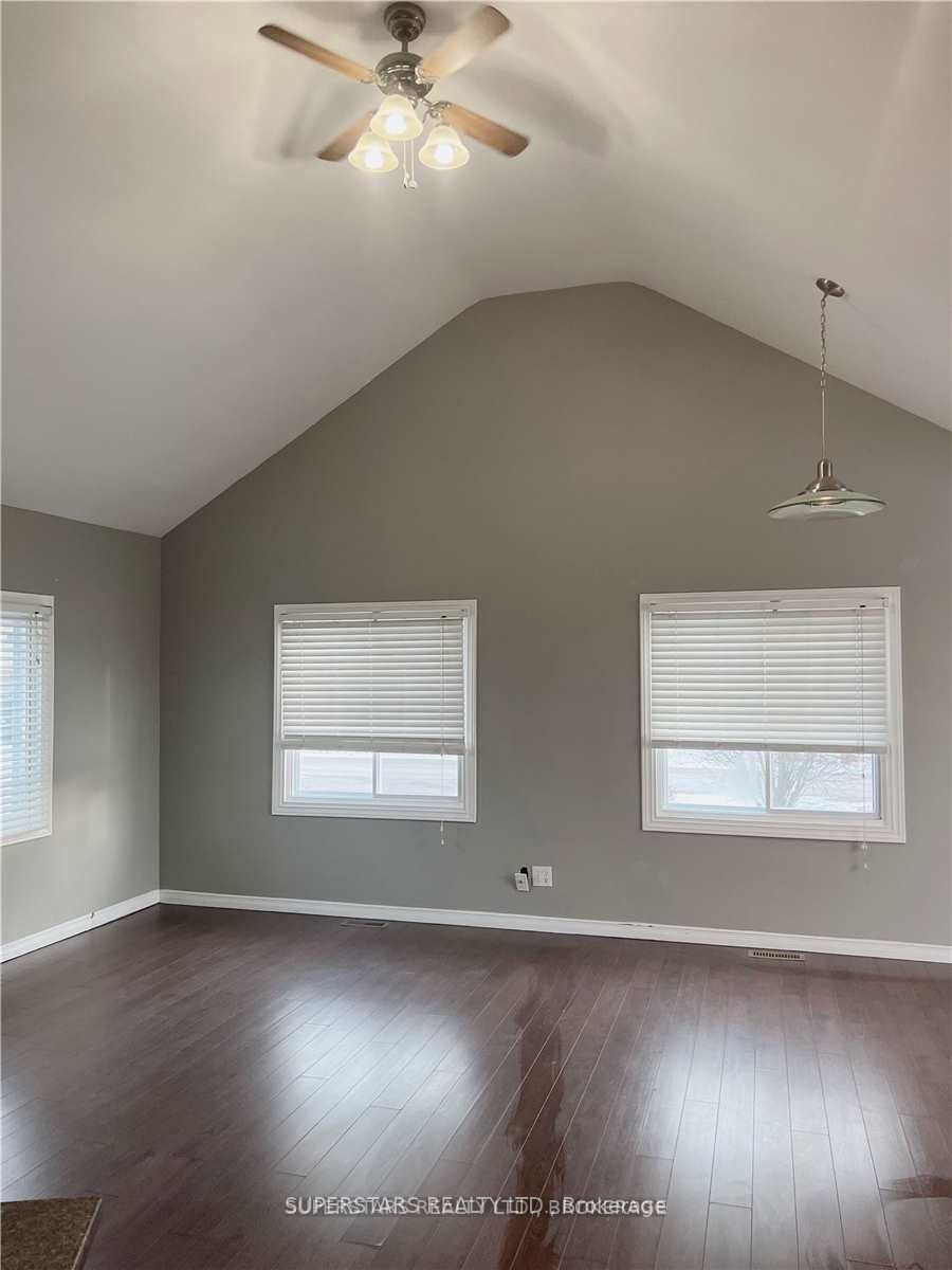 276 Parkwood Avenue, Georgina, ON L4P 2X3 photo 2
