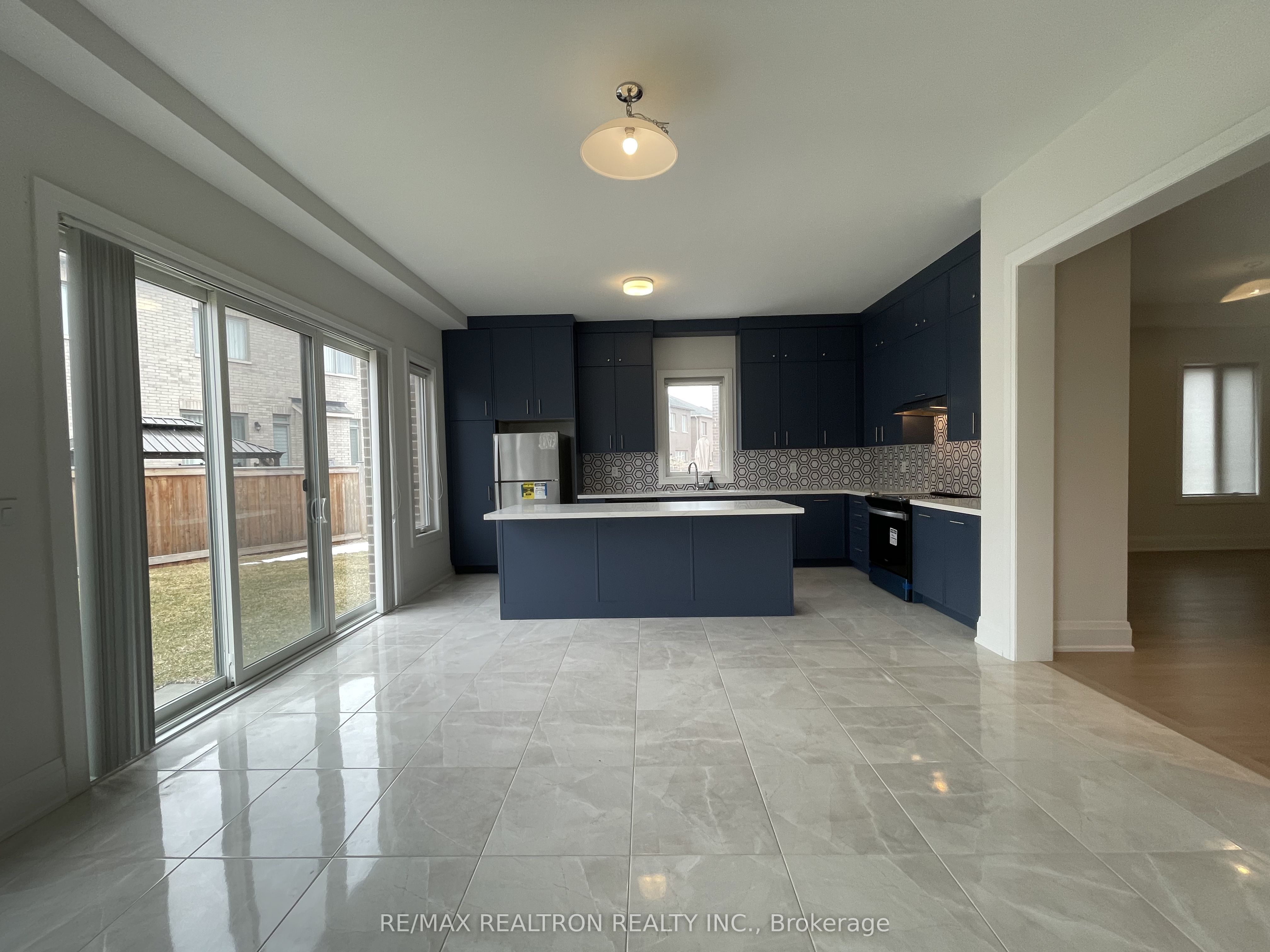 28 Tipp Drive, Richmond Hill, ON L4E 1J3 photo 4