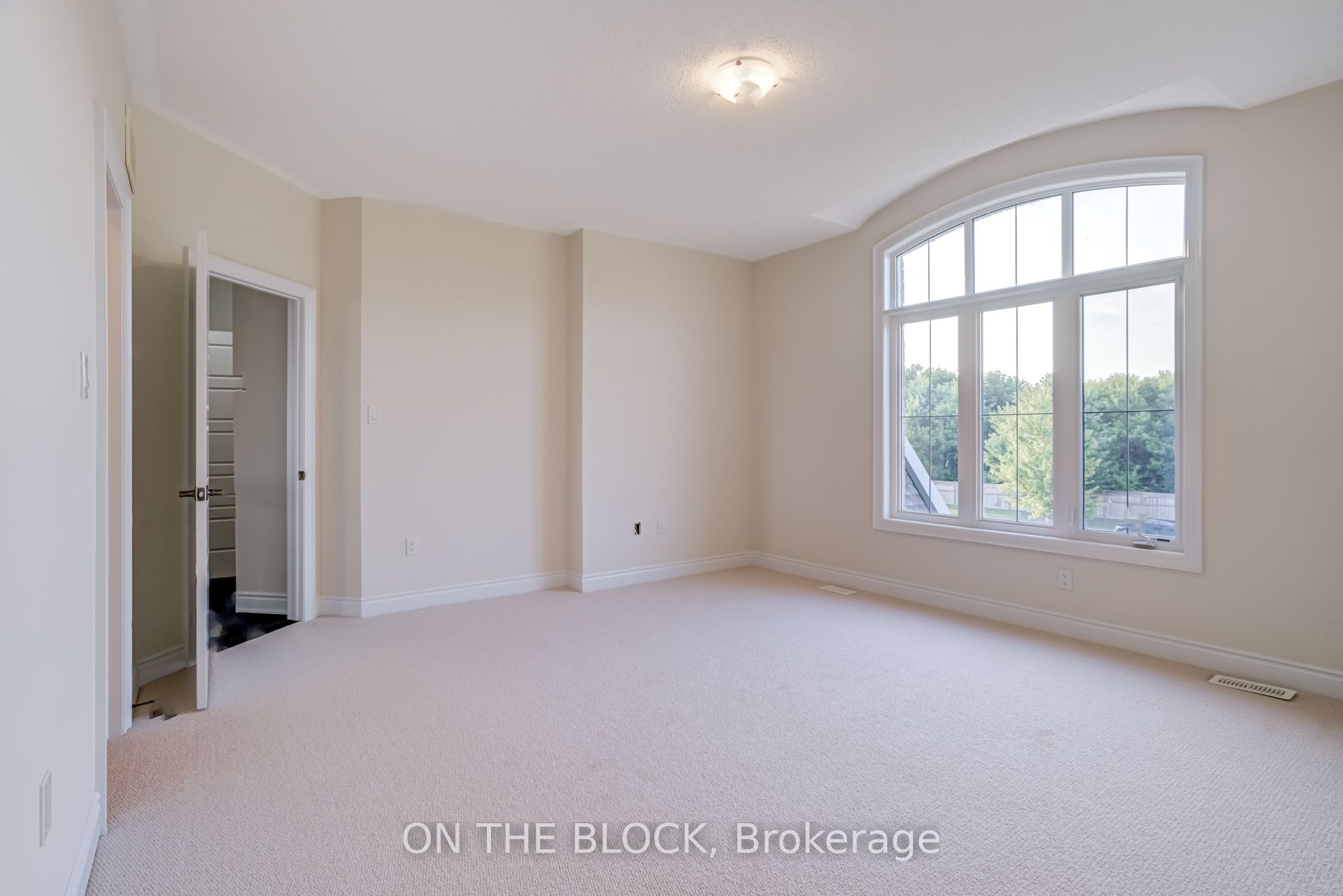 24 Whitewood Drive, Whitchurch-Stouffville, ON L4A 1R9 photo 4
