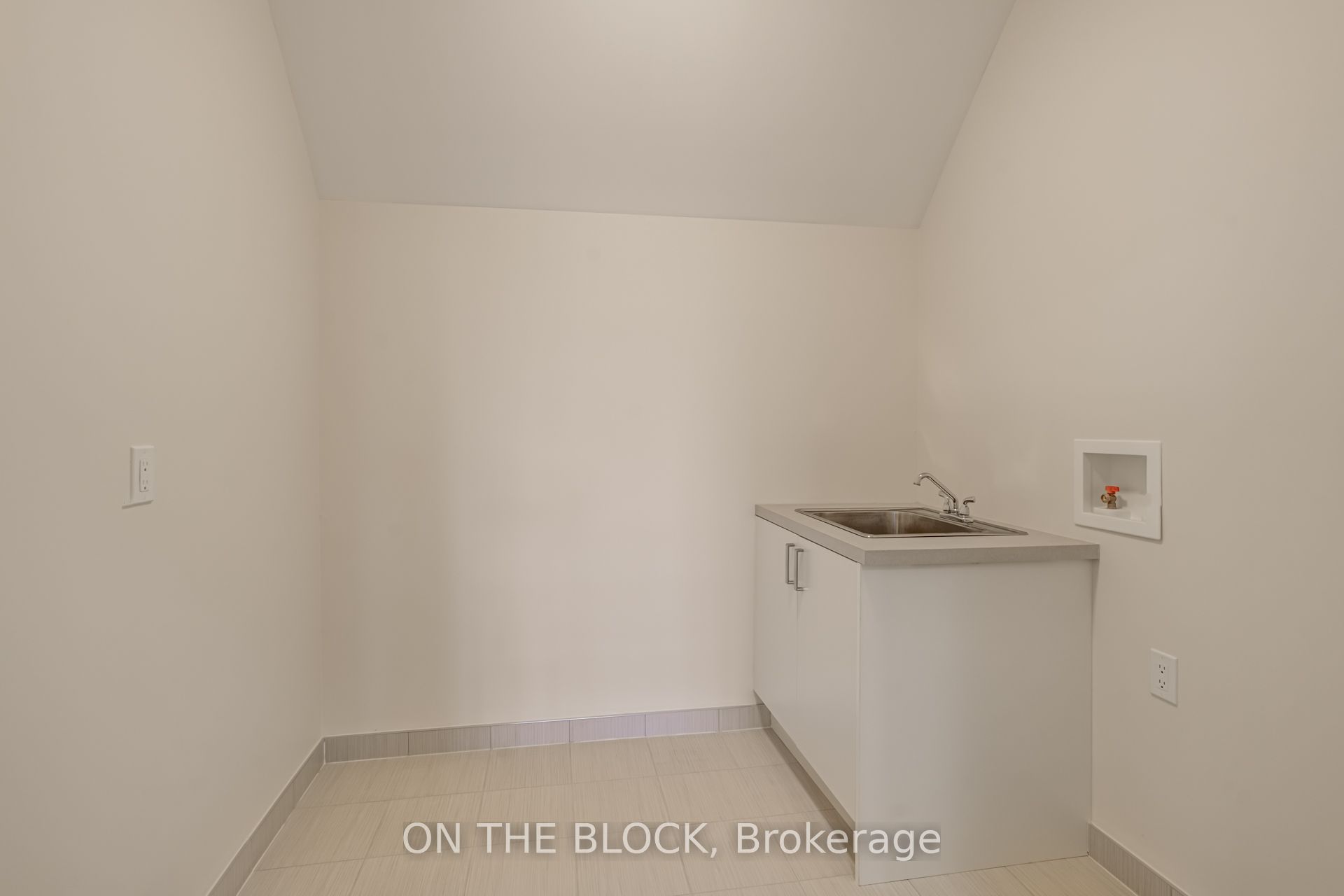 24 Whitewood Drive, Whitchurch-Stouffville, ON L4A 1R9 photo 5