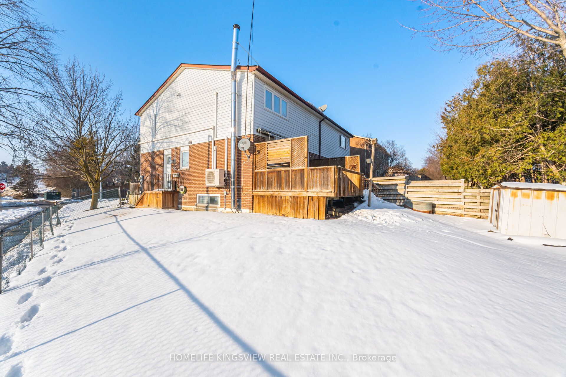 405 Maplegrove Avenue, Bradford West Gwillimbury, ON L3Z 1V8 photo 2