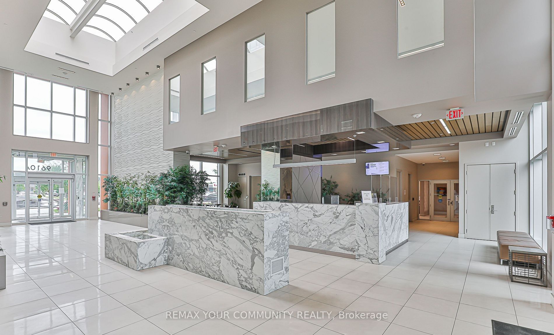 9608 Yonge Street 1502 A, Richmond Hill, ON L4C 1V6 photo 2