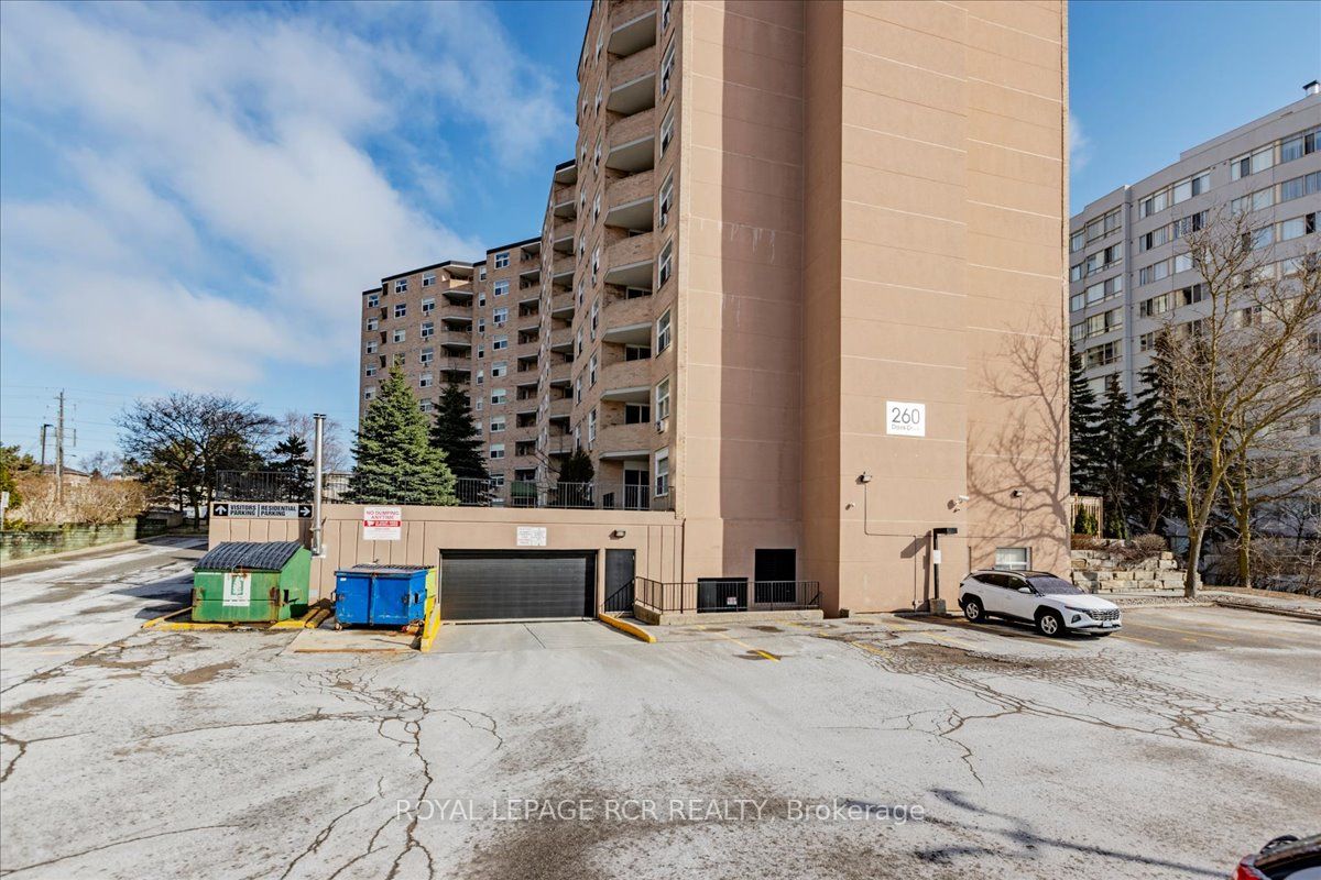 260 Davis Drive 613, Newmarket, ON L3Y 7C3 photo 2