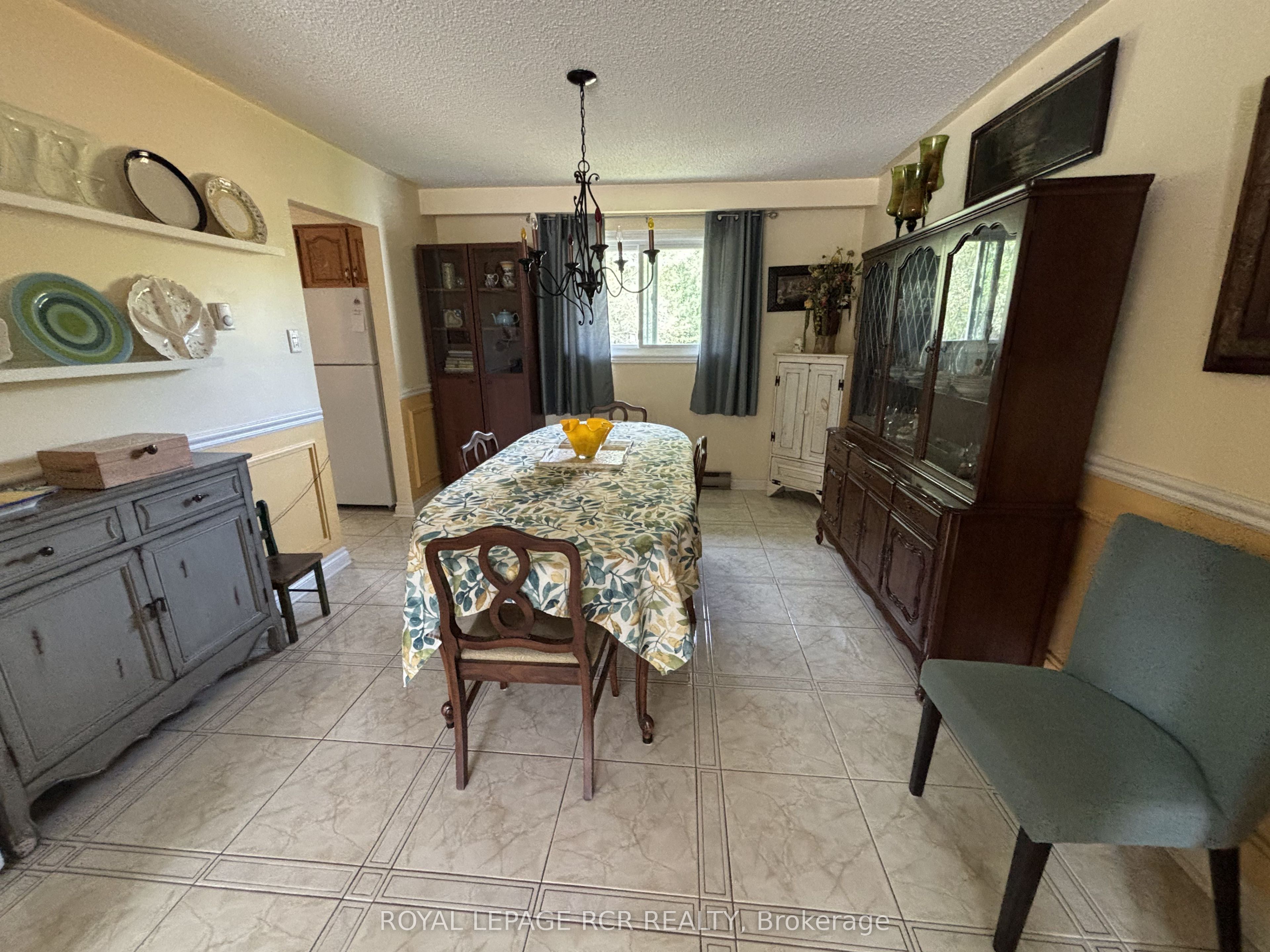 1049 Elgin Street, Newmarket, ON L3Y 3C3 photo 5