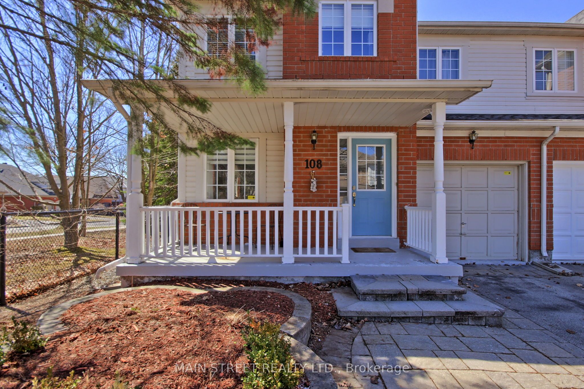 108 Hollandview Trail, Aurora, ON L4G 7H6 photo 2