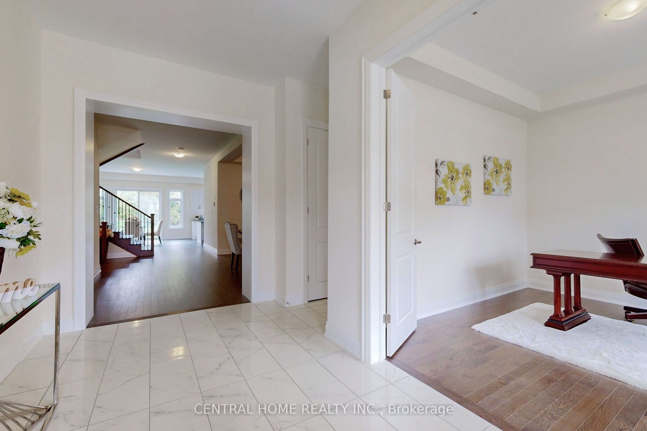 27 Upbound Court, East Gwillimbury, ON L9N 0E5 photo 2
