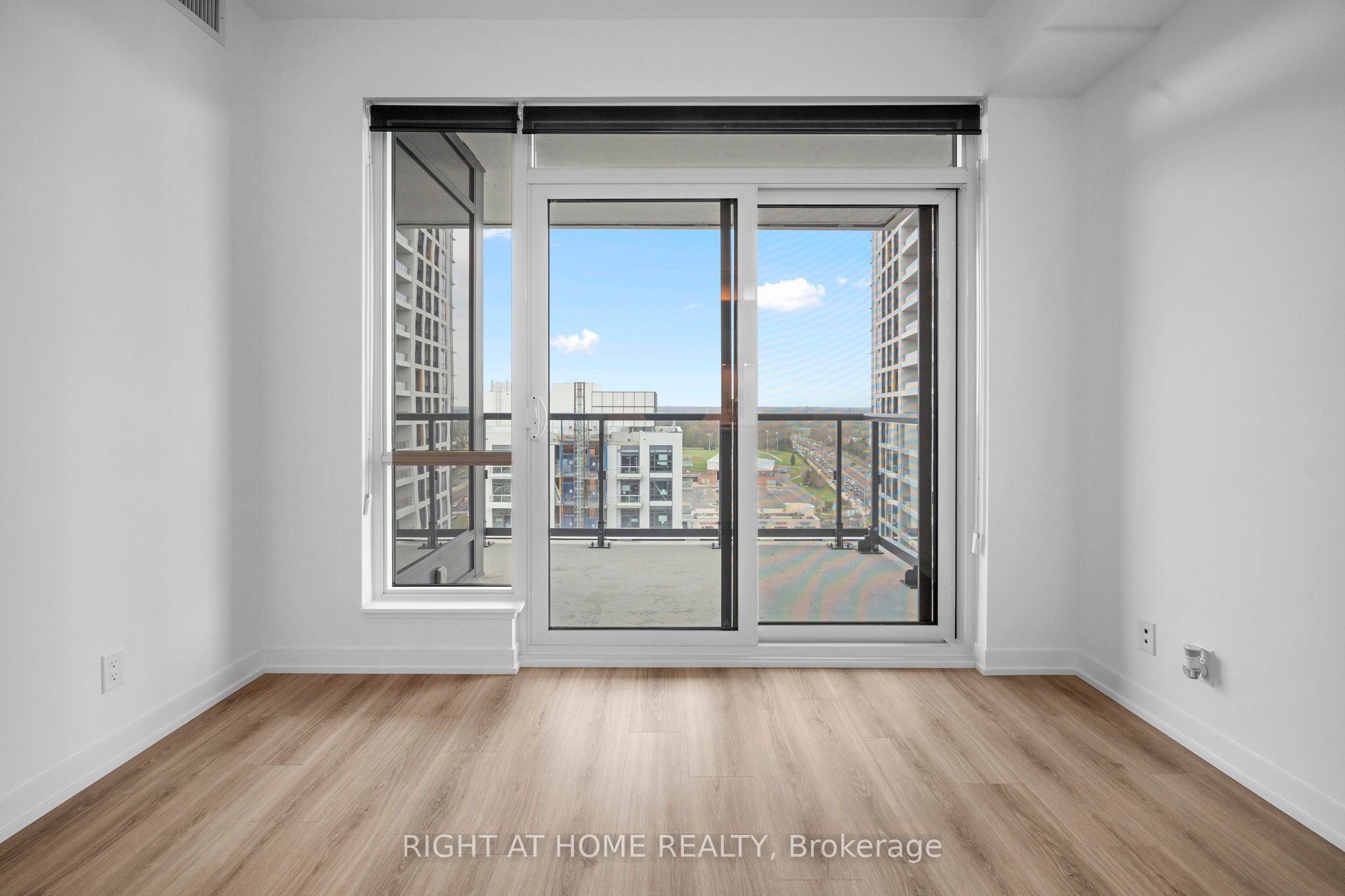 7950 Bathurst Street 1424, Vaughan, ON L4J 0L4 photo 4