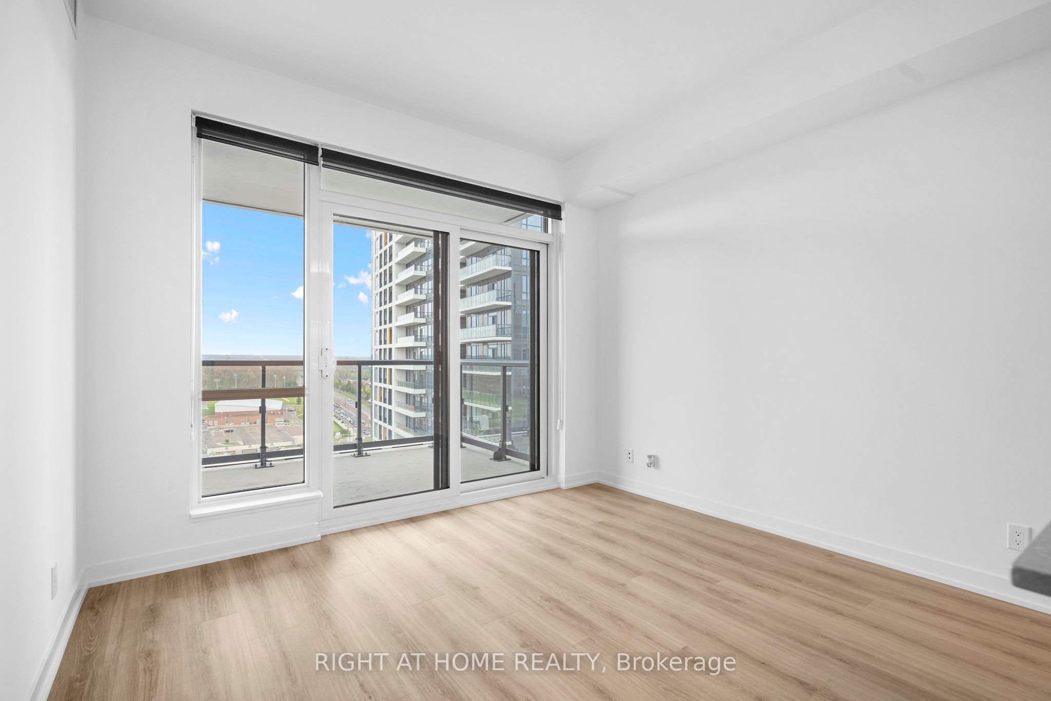 7950 Bathurst Street 1424, Vaughan, ON L4J 0L4 photo 5