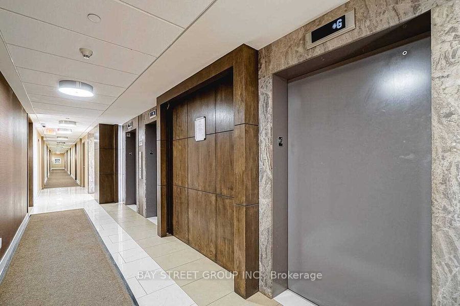 75 Norman Bethune Avenue 302, Richmond Hill, ON L4B 0B6 photo 5