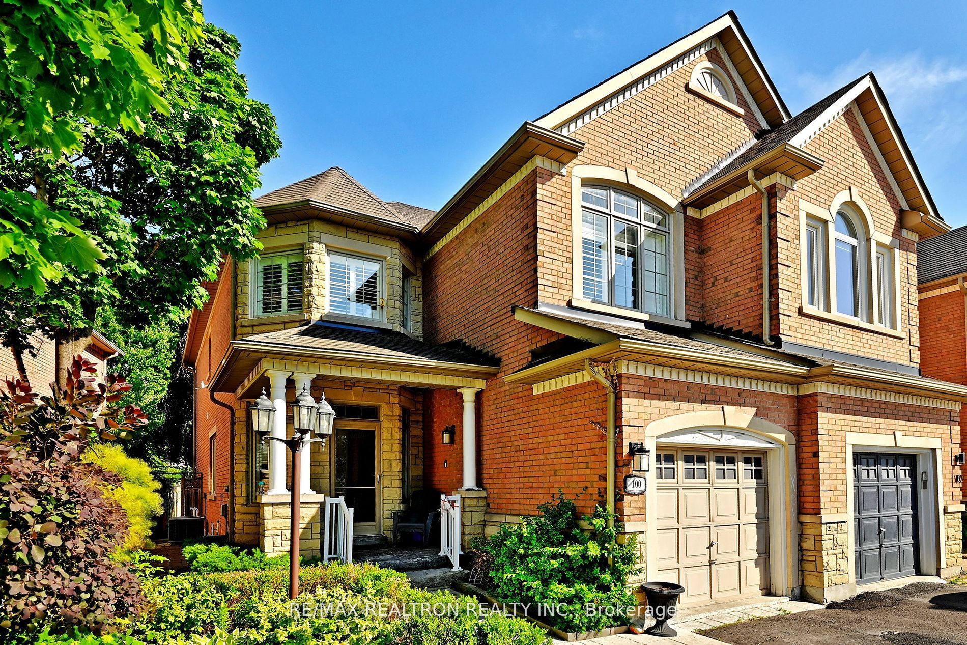 100 Kingsbridge Circle, Vaughan, ON L4J 8N7 photo 3