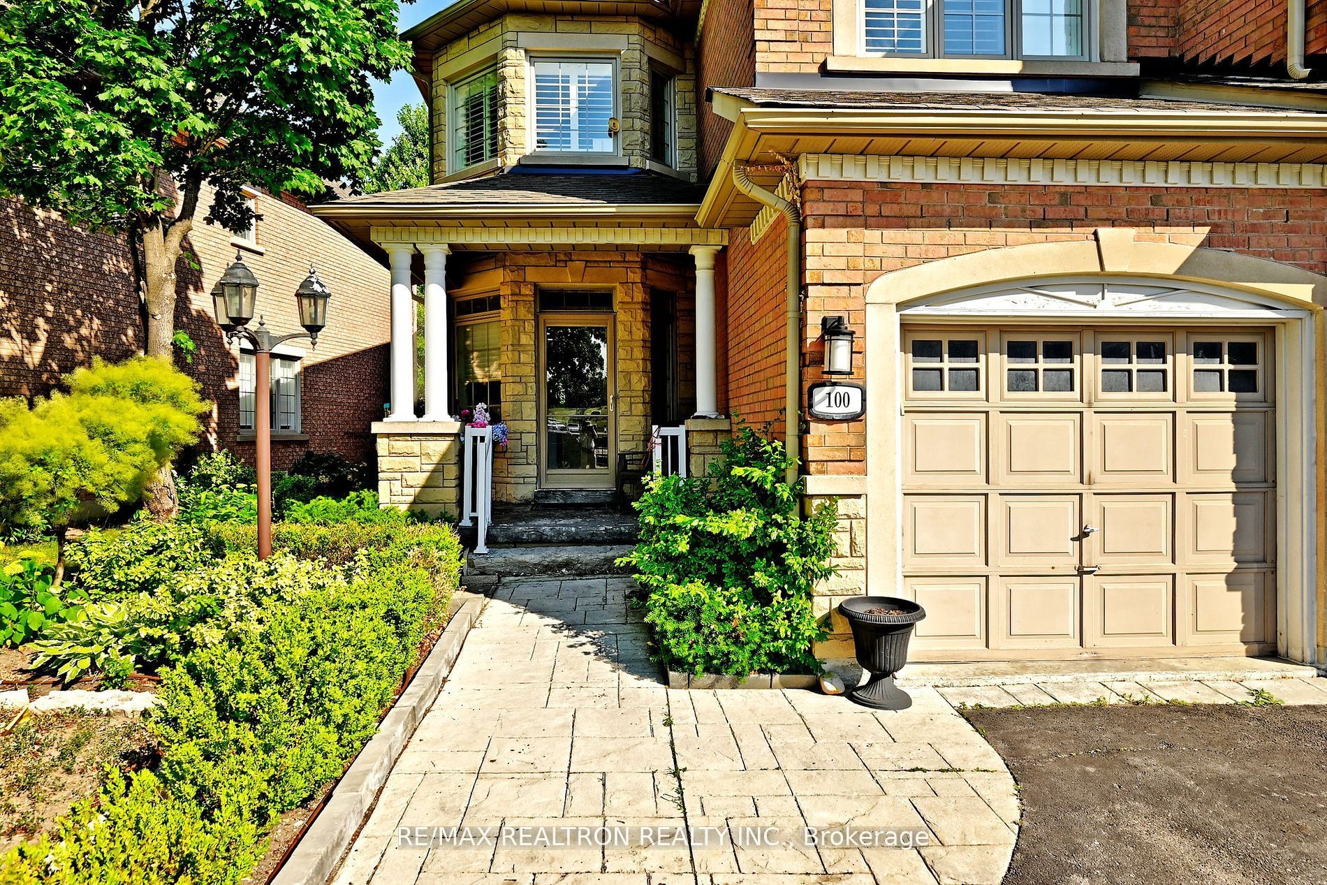 100 Kingsbridge Circle, Vaughan, ON L4J 8N7 photo 4