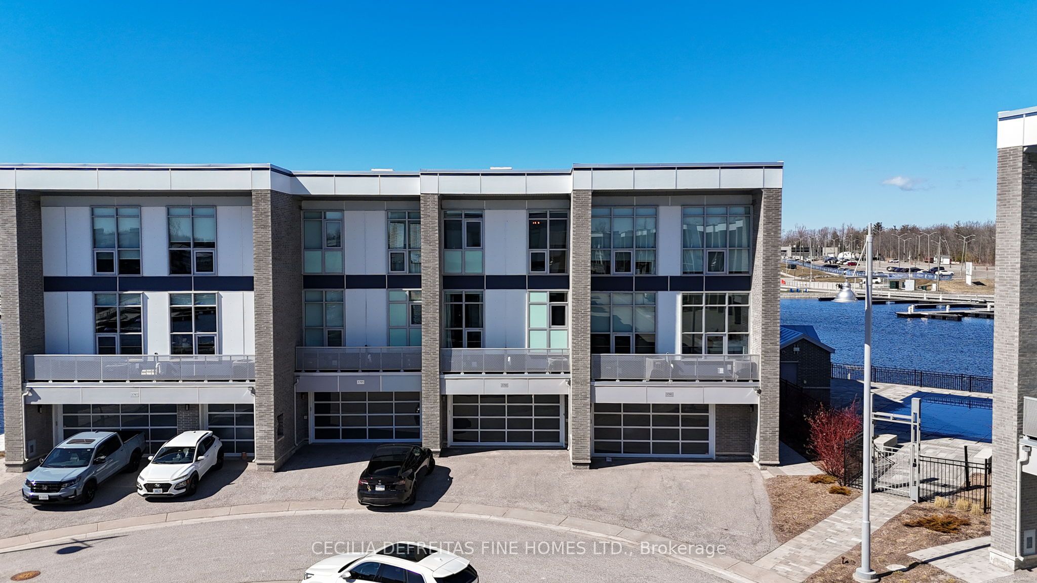 3793 Mangusta Court, Innisfil, ON L9S 0L5 photo 3