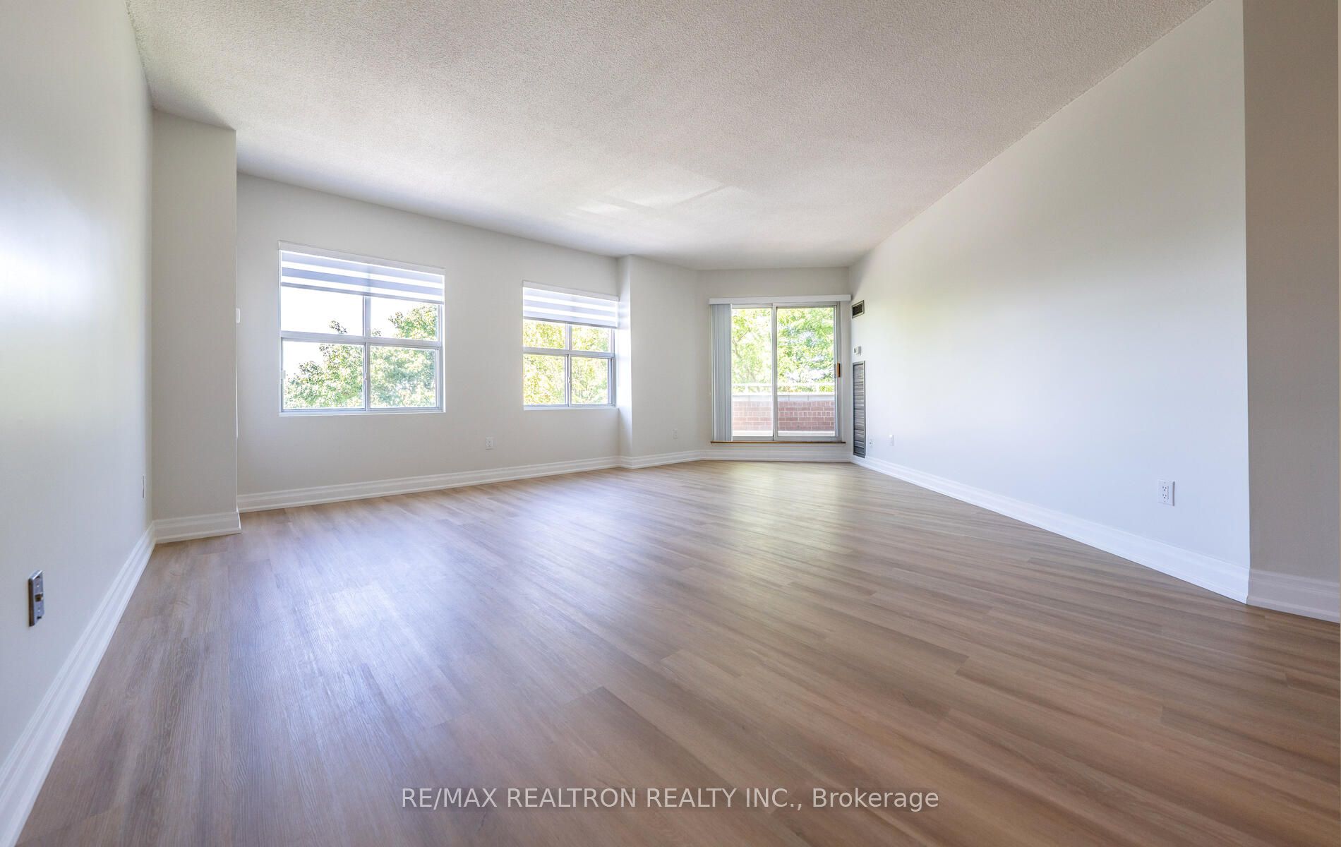9 Chalmers Road Ph8, Richmond Hill, ON L4B 3N3 photo 4