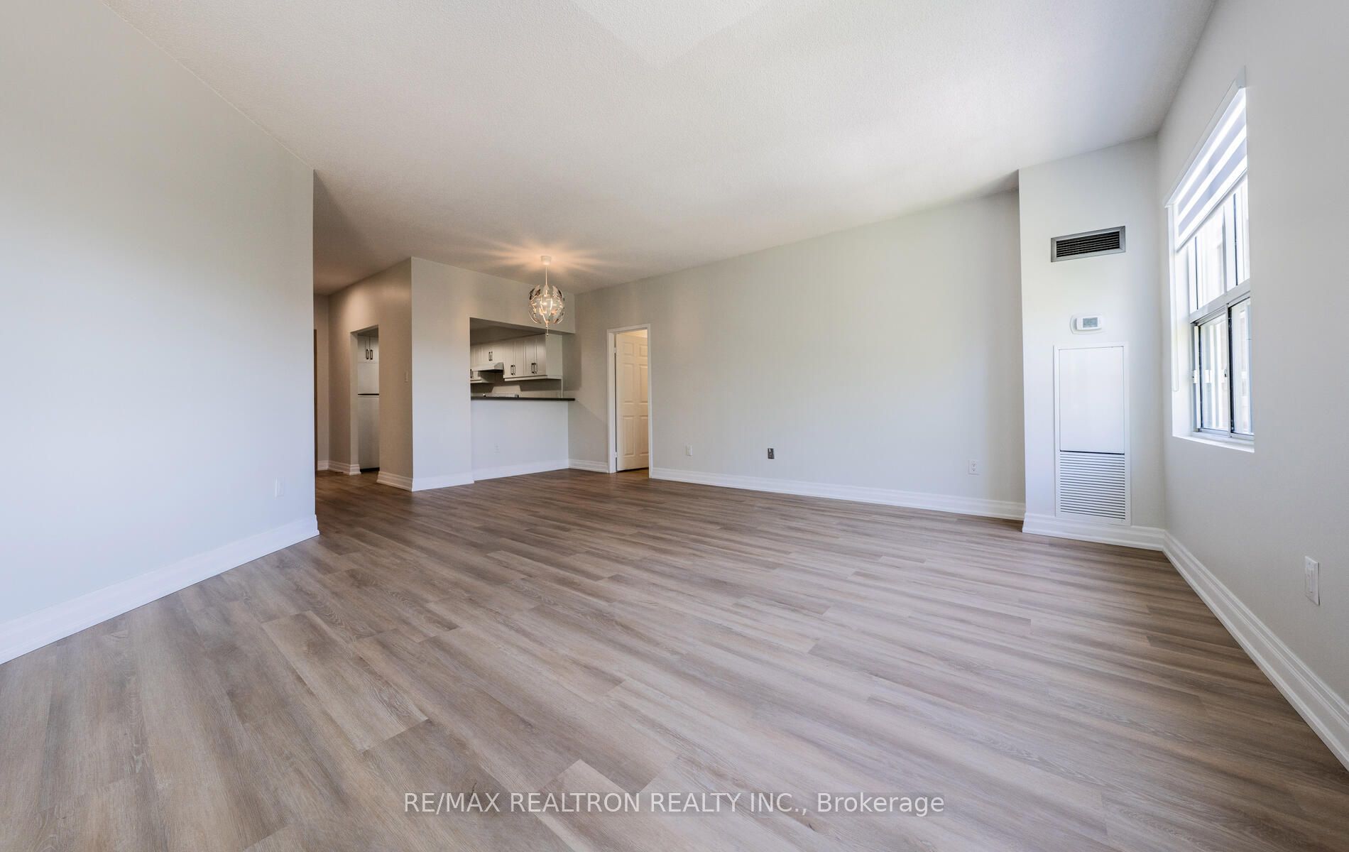 9 Chalmers Road Ph8, Richmond Hill, ON L4B 3N3 photo 5