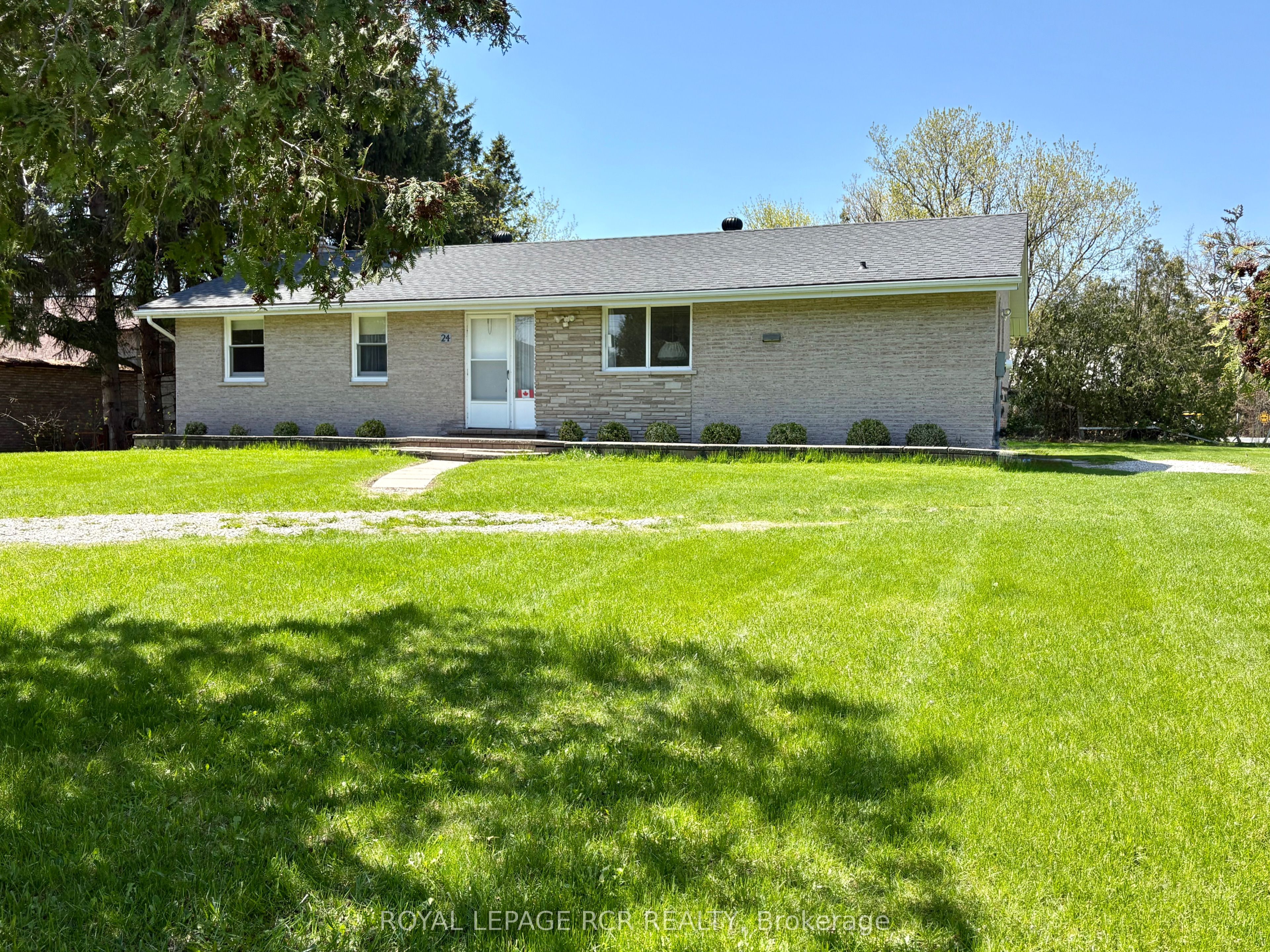 24 Drummond Street, Adjala-Tosorontio, ON L0G 1L0 photo 2