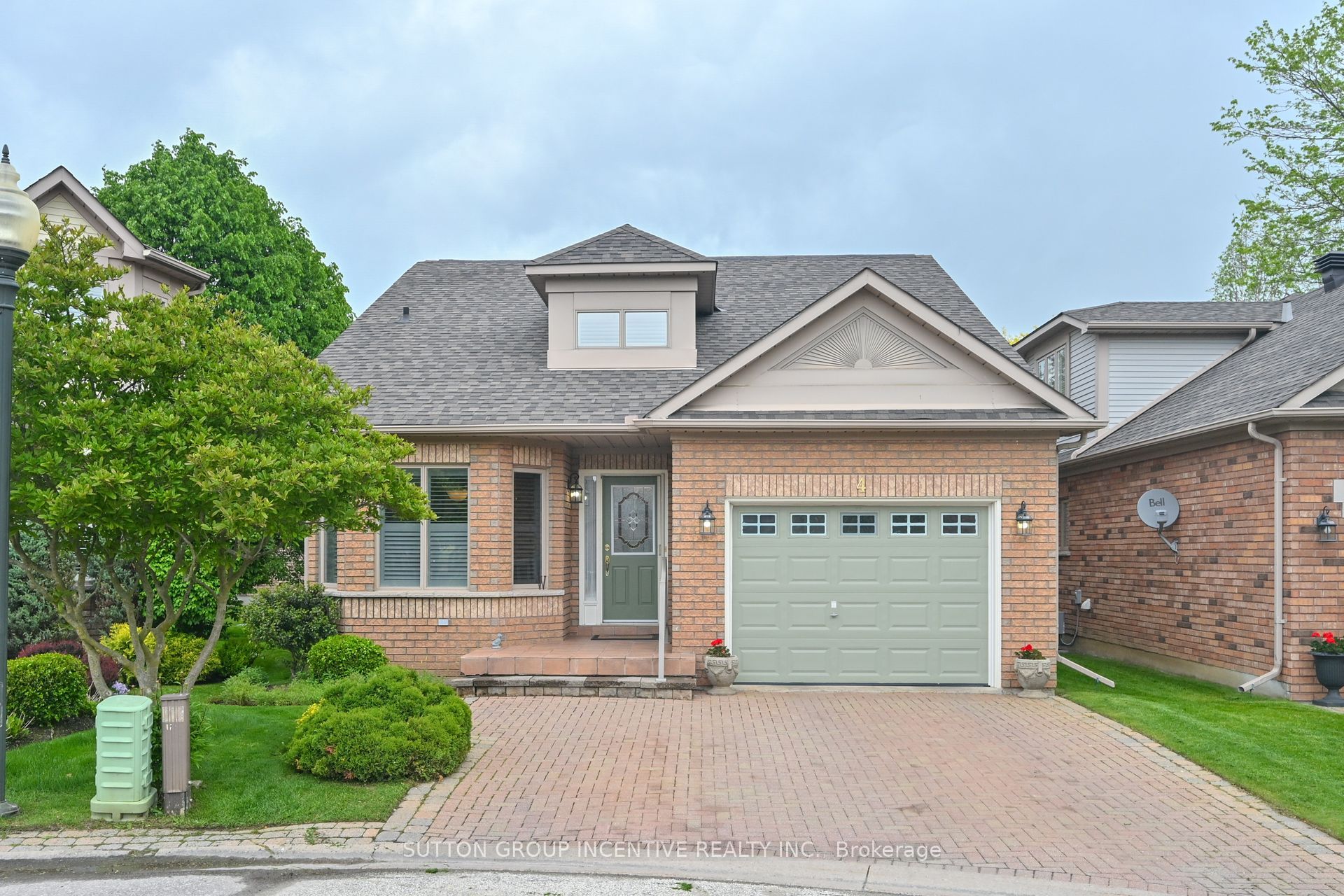 4 Belair Place, New Tecumseth, ON L9R 1Z1