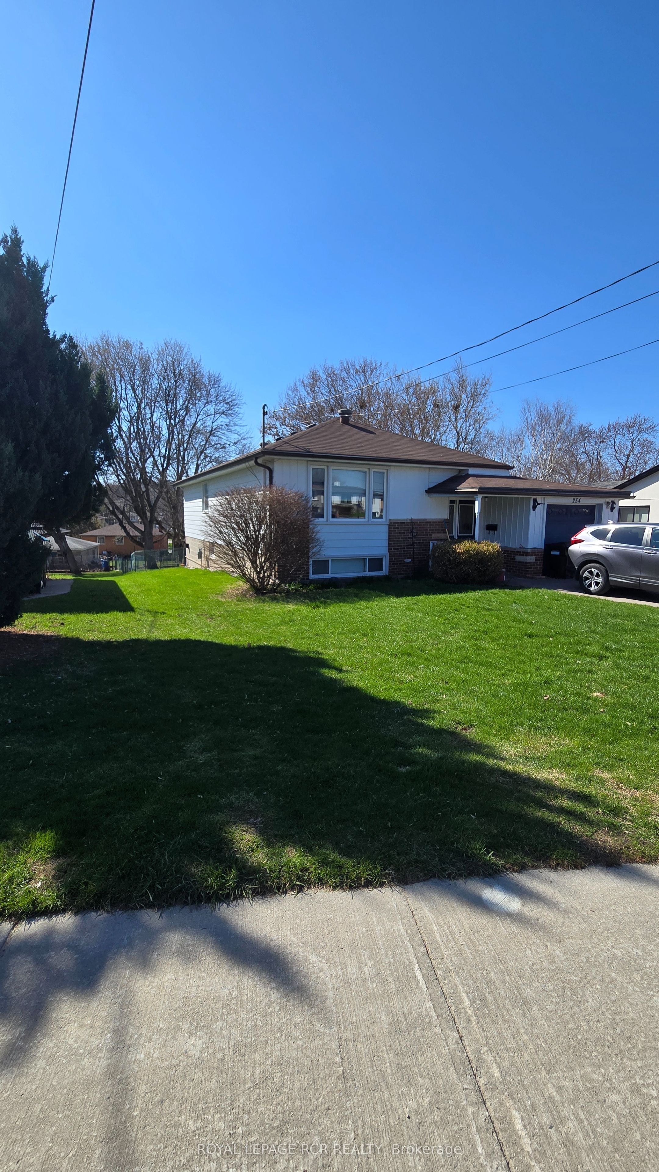 254 Simcoe Road, Bradford West Gwillimbury, ON L3Z 1Y9 photo 3