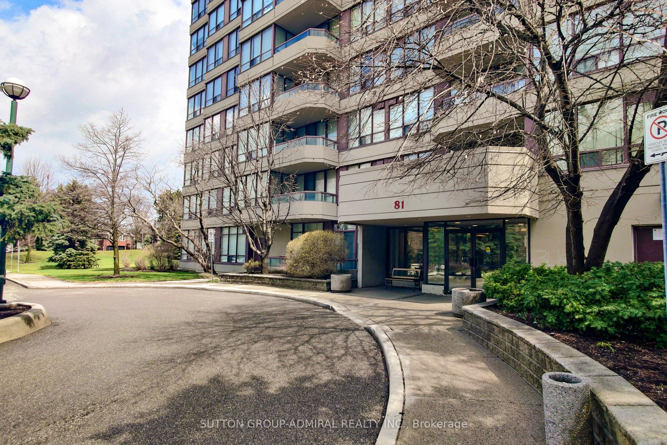 81 Townsgate Drive Ph208, Vaughan, ON L4J 8E6 photo 2