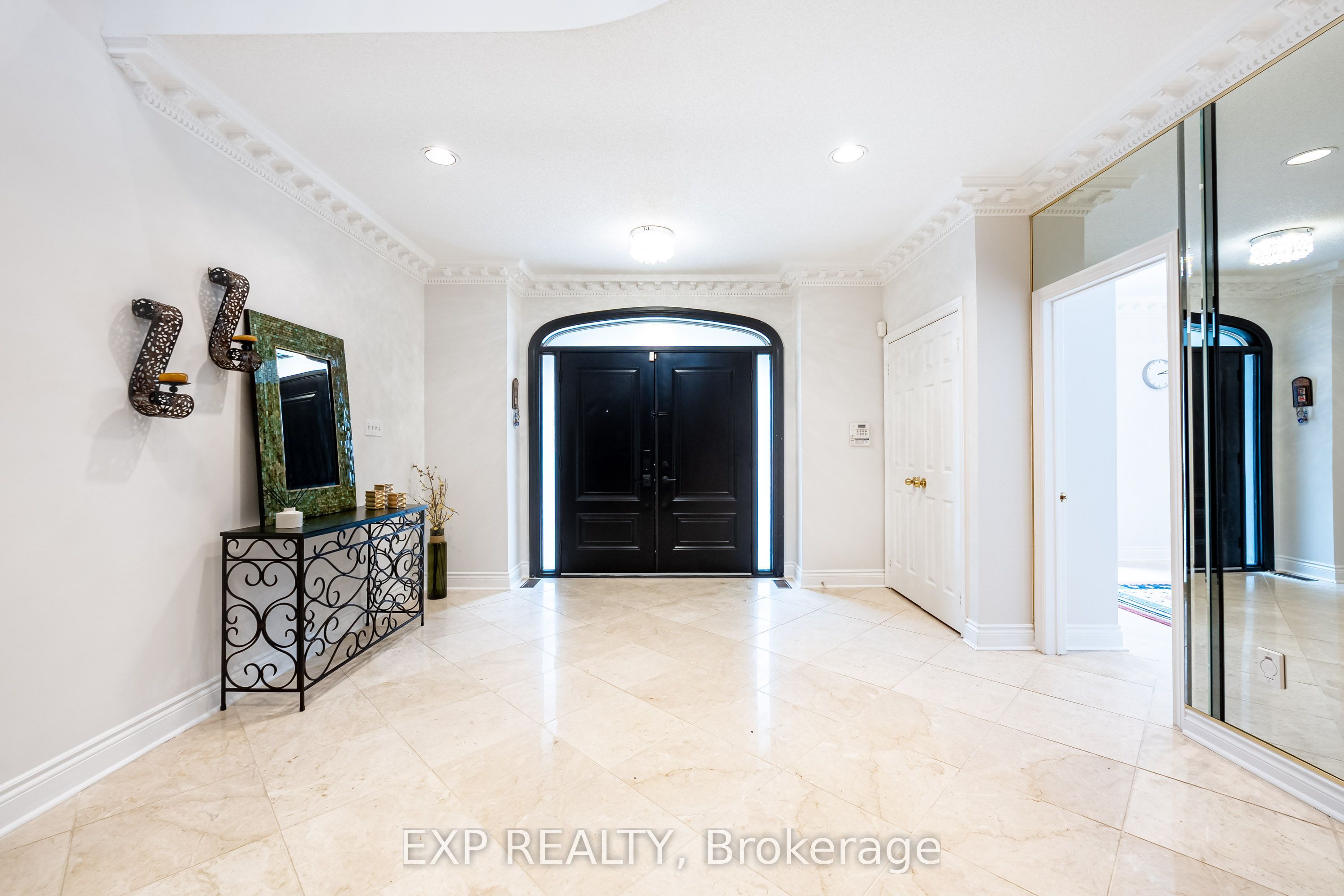 29 Northgate Crescent, Richmond Hill, ON L4B 2K8 photo 4