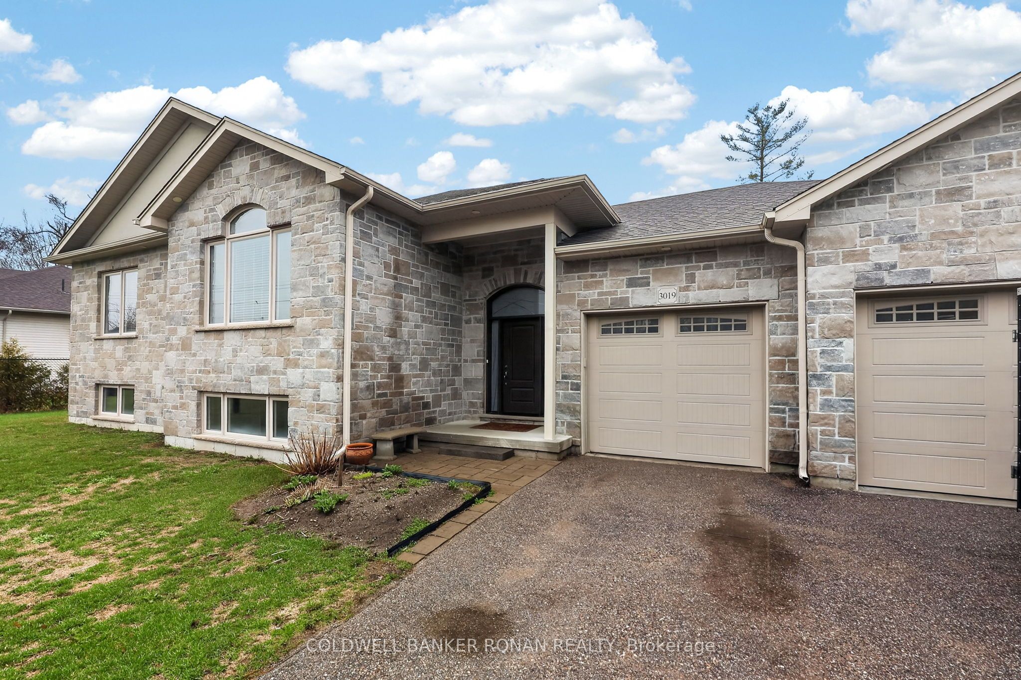 3019 Sandy Cove Drive, Innisfil, ON L9S 2K1 photo 2