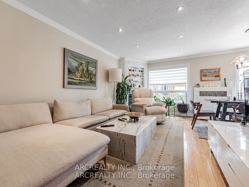 49 White Boulevard, Vaughan, ON L4J 5Z4 photo 2