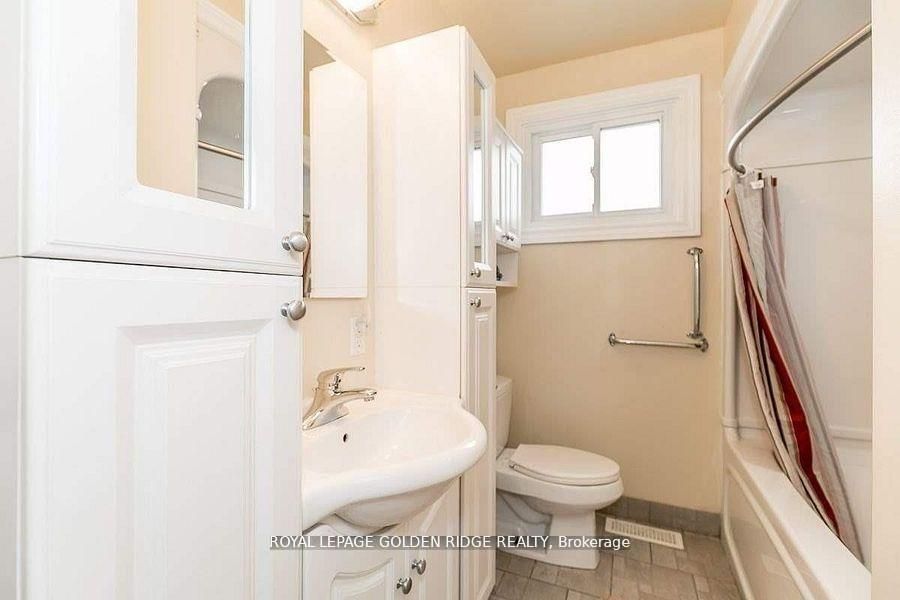 2082 Lea Road, Innisfil, ON L9S 1T3 photo 5