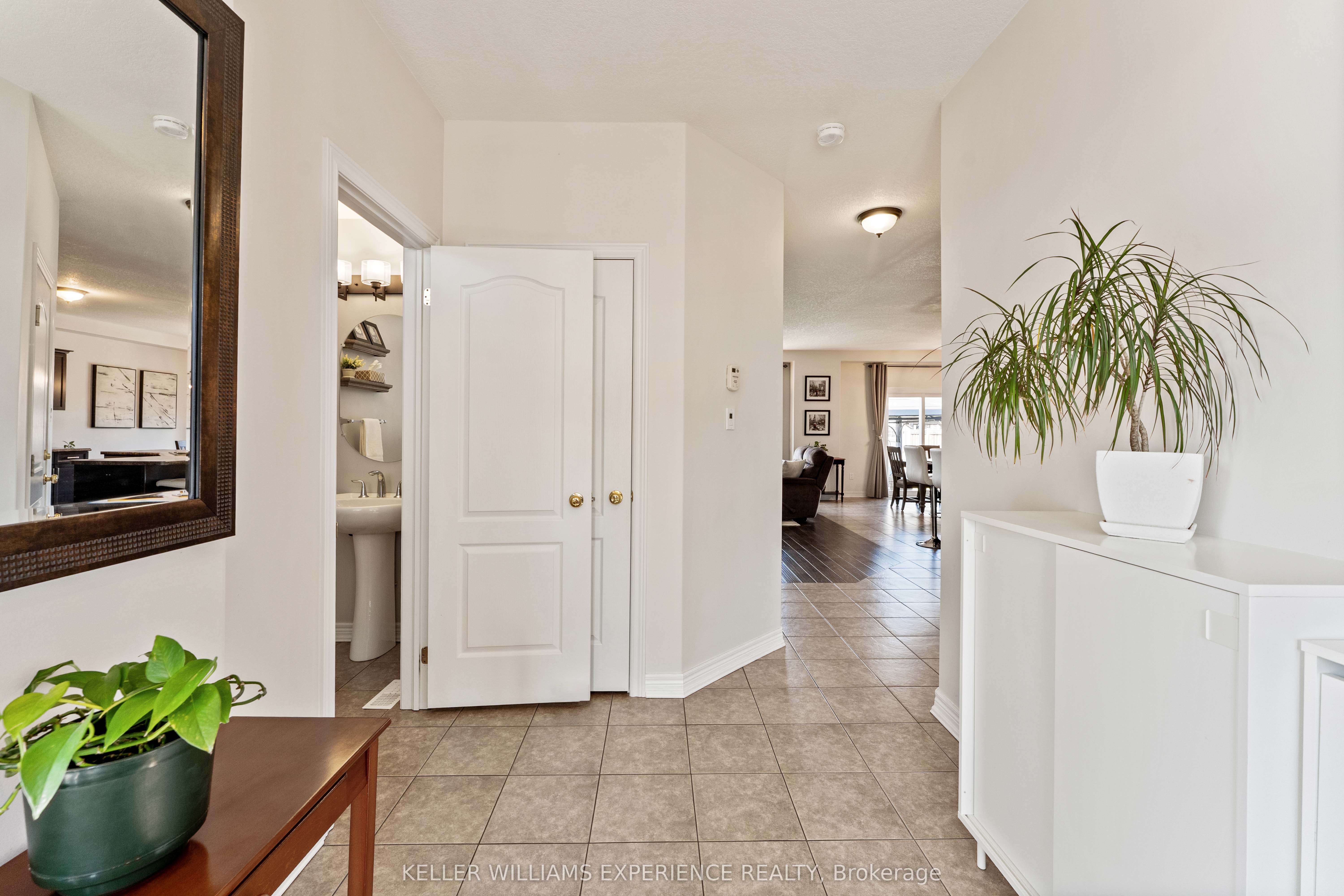 154 Arnold Crescent, Essa, ON L3W 0R1 photo 3