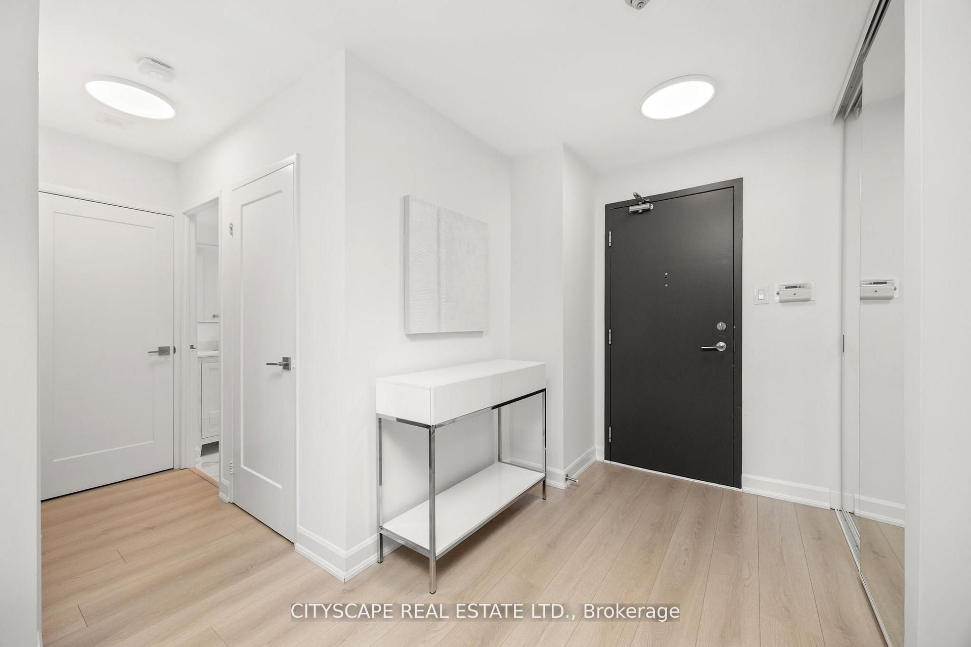 7460 Bathurst Street 209, Vaughan, ON L4J 7K9 photo 3