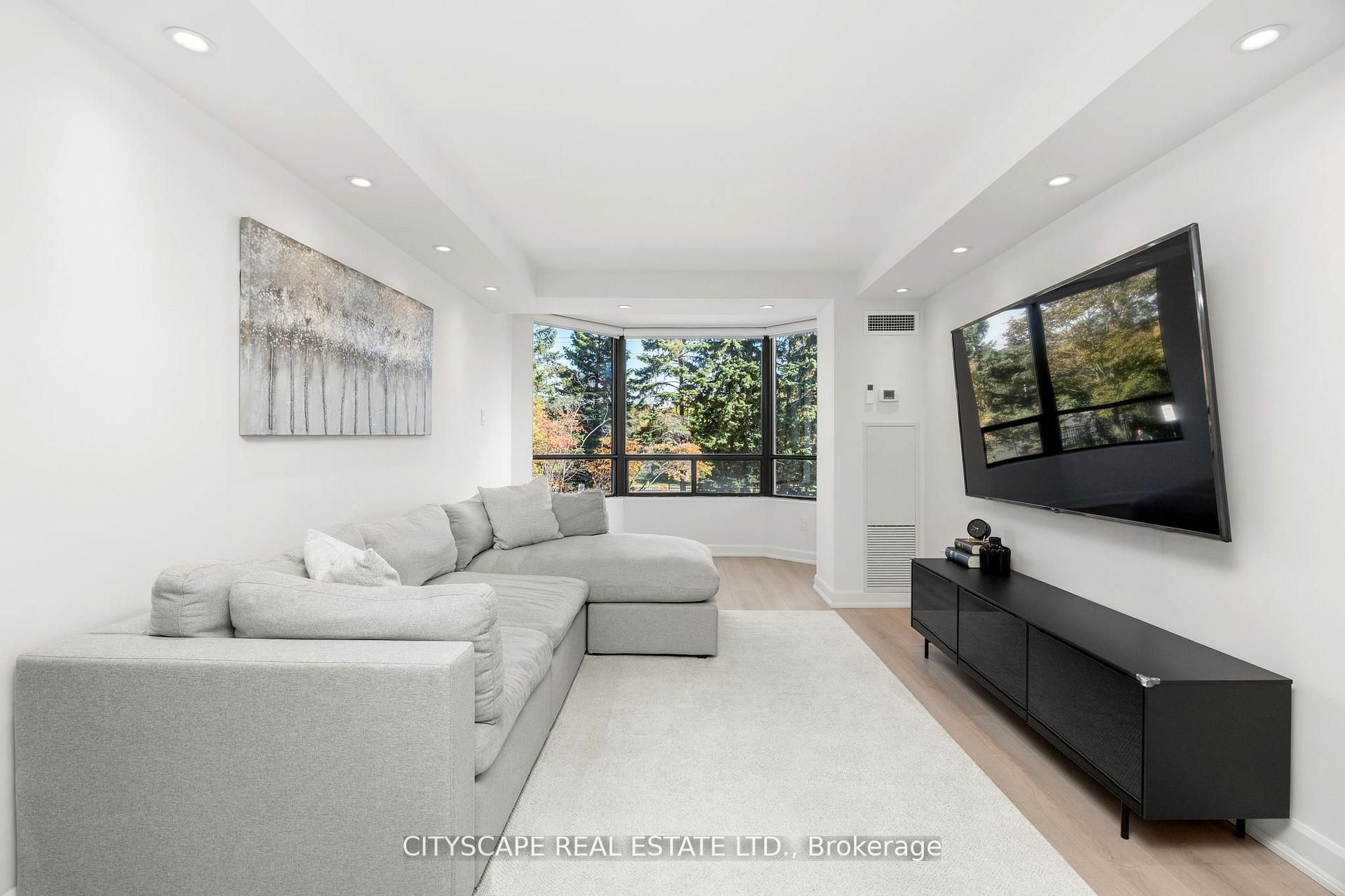 7460 Bathurst Street 209, Vaughan, ON L4J 7K9 photo 5