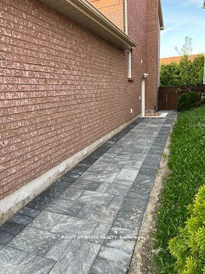 115 Bonny Meadows Drive Lower L, Aurora, ON L4G 6N1 photo 2